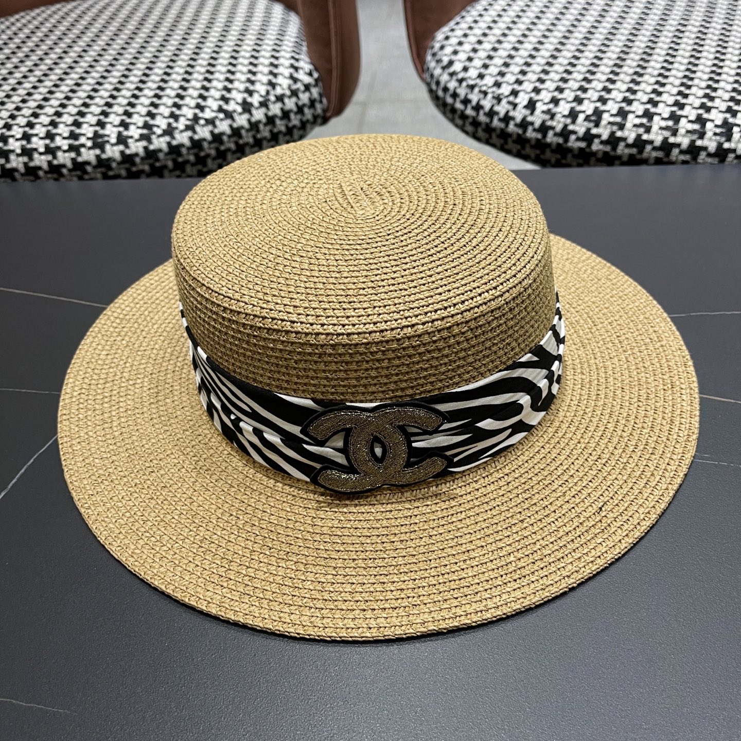  香奈儿Chanel平顶礼帽女士夏季法式时尚 2025新款草编太阳帽
子海边防晒遮阳草帽