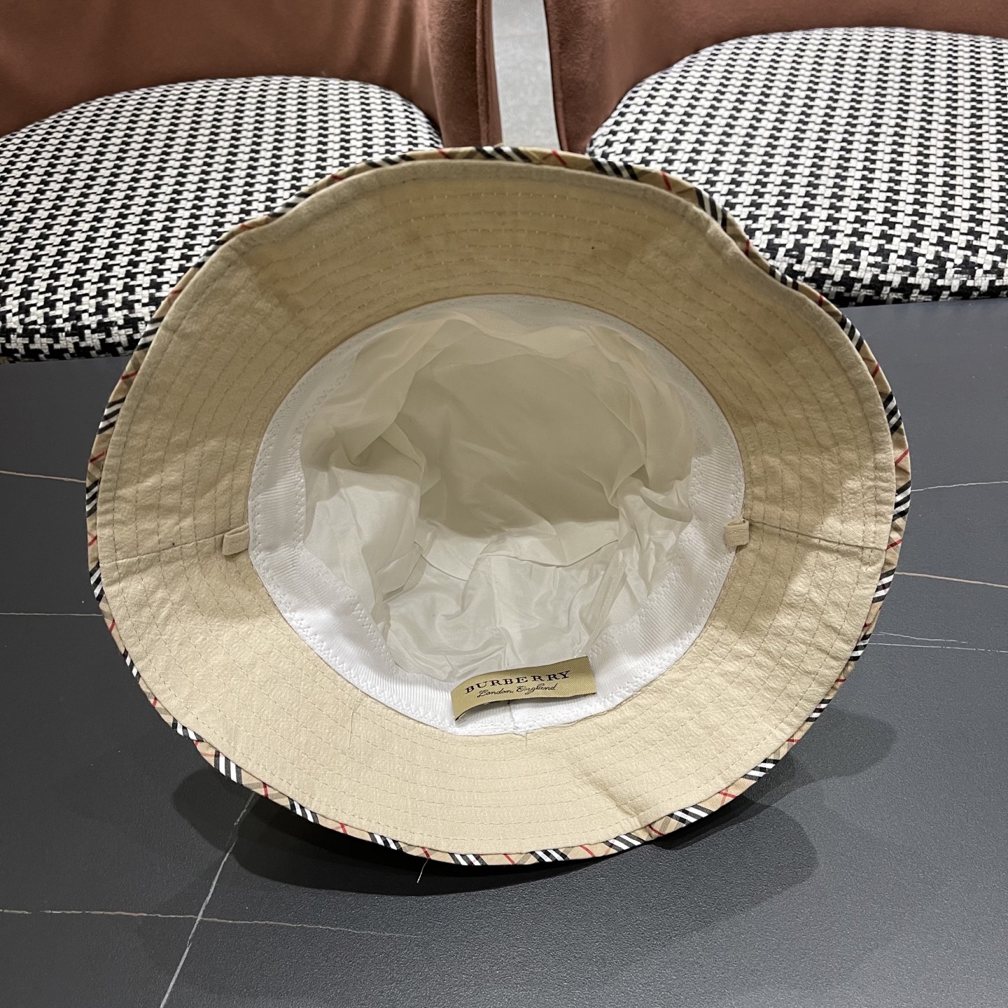  BURBERRY巴宝莉 新渔夫帽女夏遮阳帽春季防晒蝴蝶结防紫外线