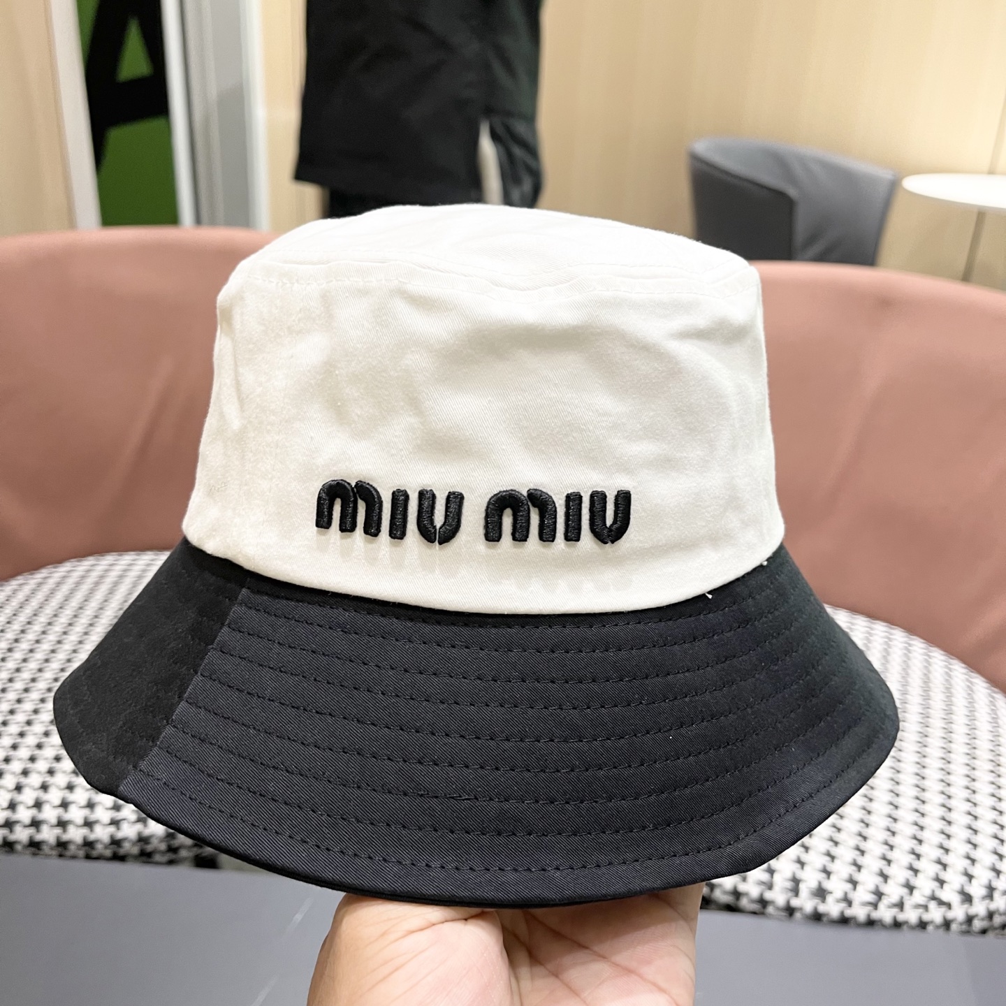 谬谬miumiu 官网同步上线 韩版新款英式运动款重工定制款1:1原单品质 男女通用渔夫帽 原版质量专柜