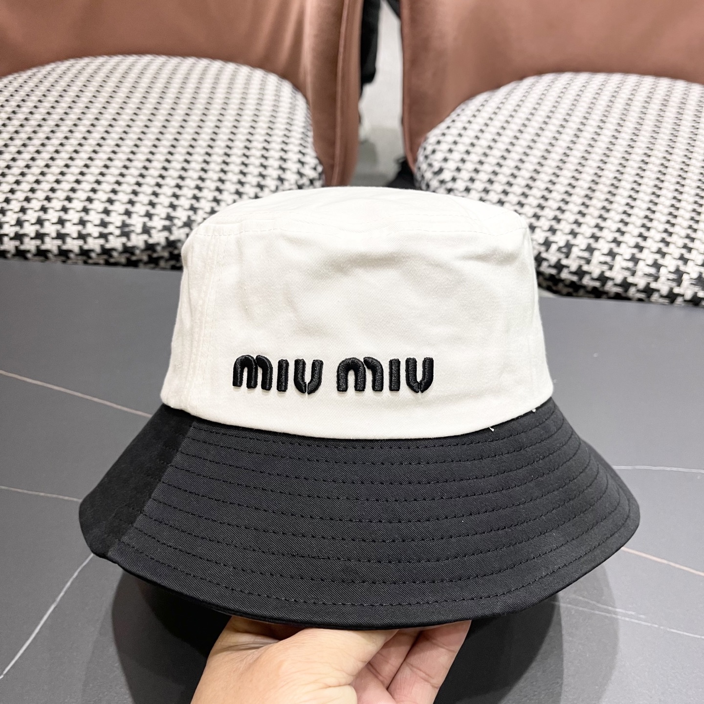 谬谬miumiu 官网同步上线 韩版新款英式运动款重工定制款1:1原单品质 男女通用渔夫帽 原版质量专柜