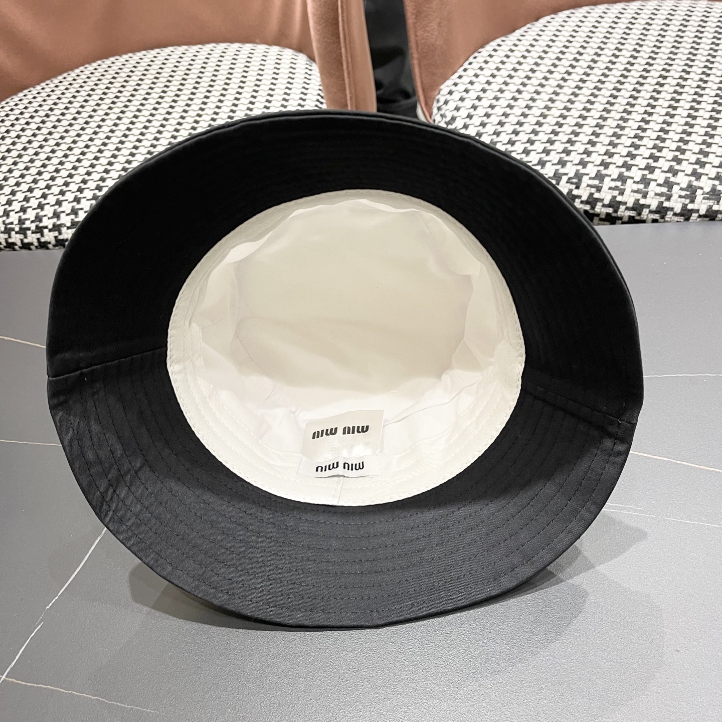 谬谬miumiu 官网同步上线 韩版新款英式运动款重工定制款1:1原单品质 男女通用渔夫帽 原版质量专柜