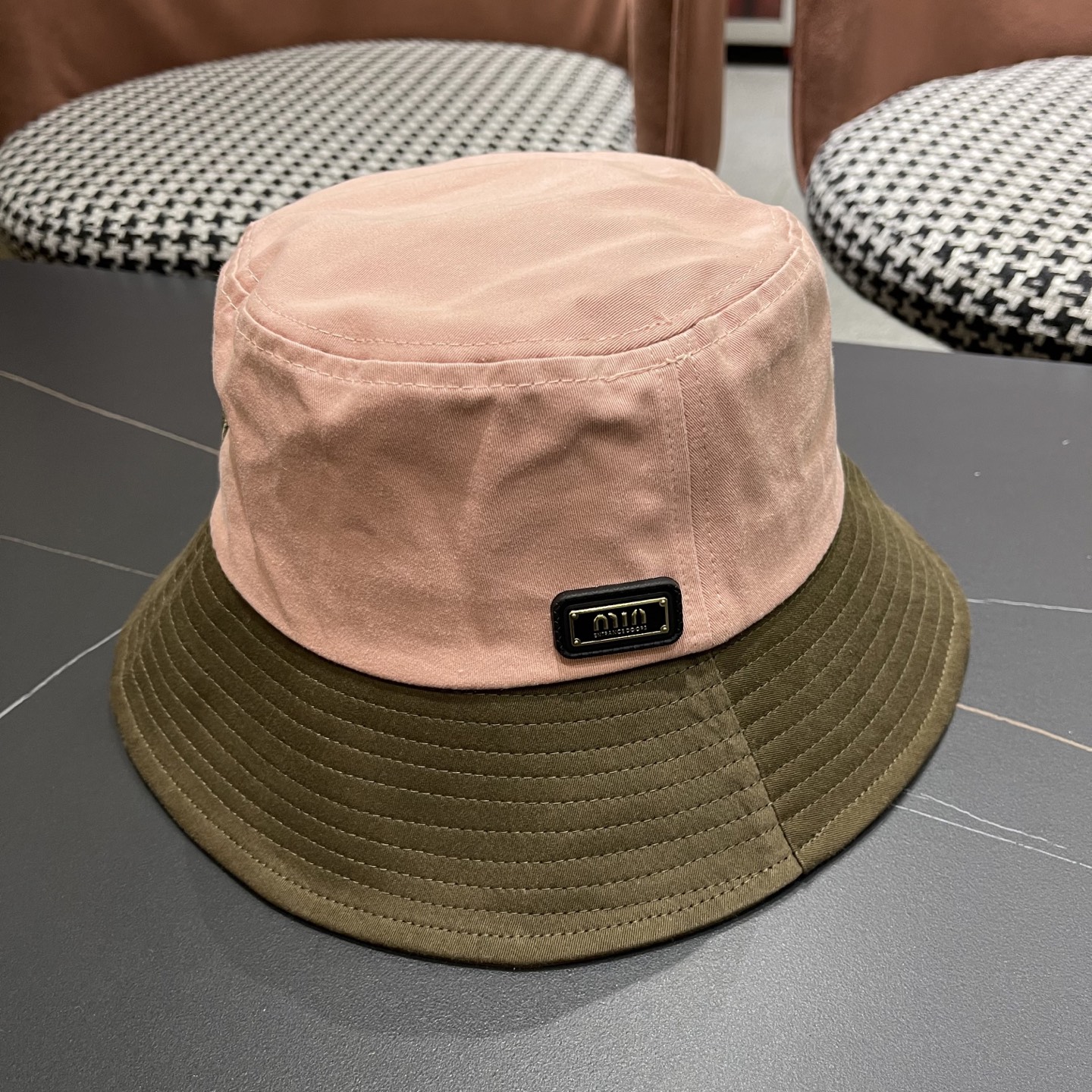 谬谬miumiu 官网同步上线 韩版新款英式运动款重工定制款1:1原单品质 男女通用渔夫帽 原版质量专柜