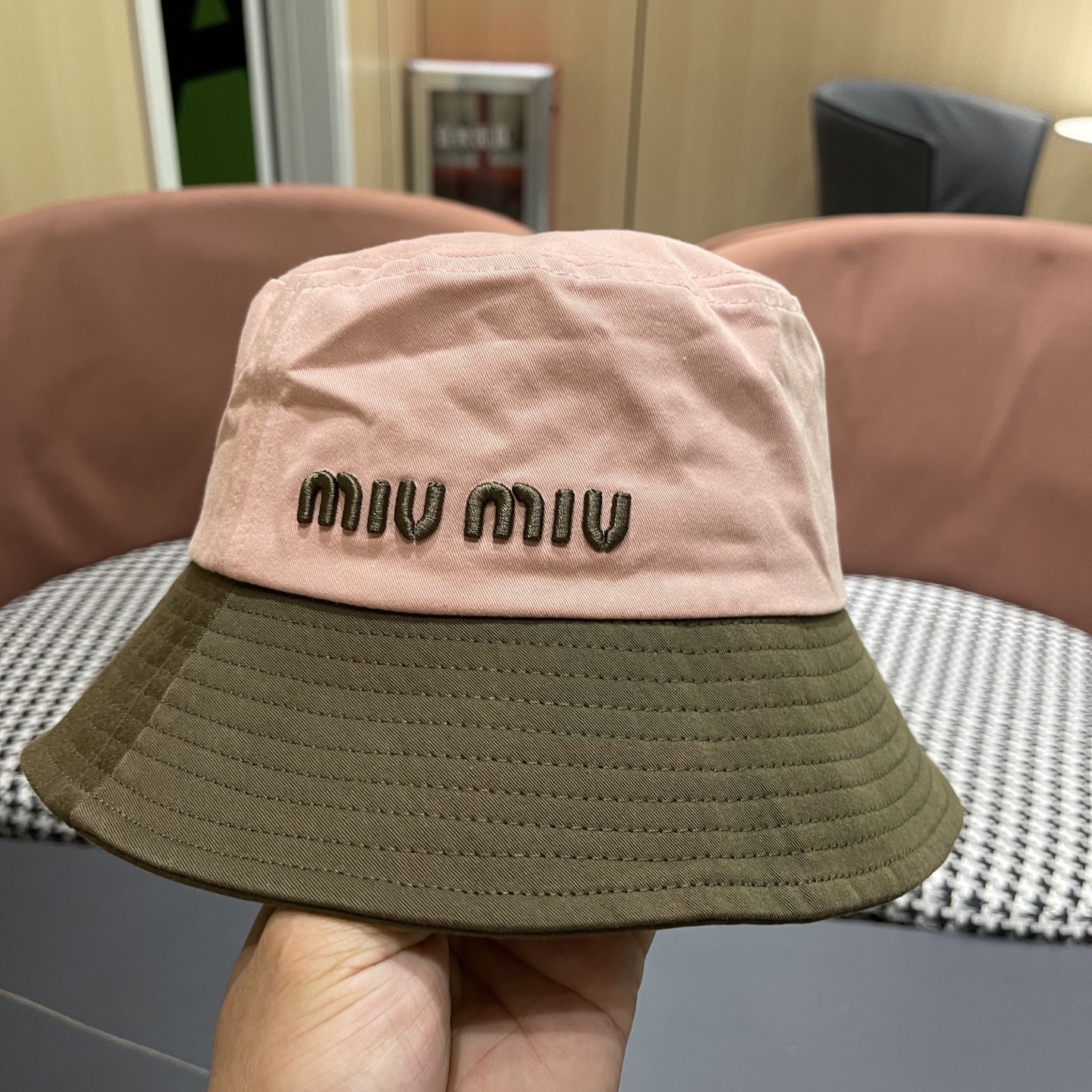 谬谬miumiu 官网同步上线 韩版新款英式运动款重工定制款1:1原单品质 男女通用渔夫帽 原版质量专柜