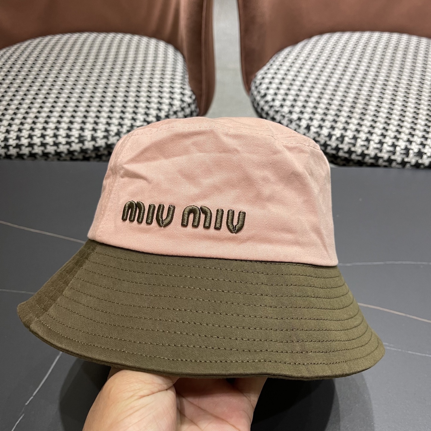 谬谬miumiu 官网同步上线 韩版新款英式运动款重工定制款1:1原单品质 男女通用渔夫帽 原版质量专柜