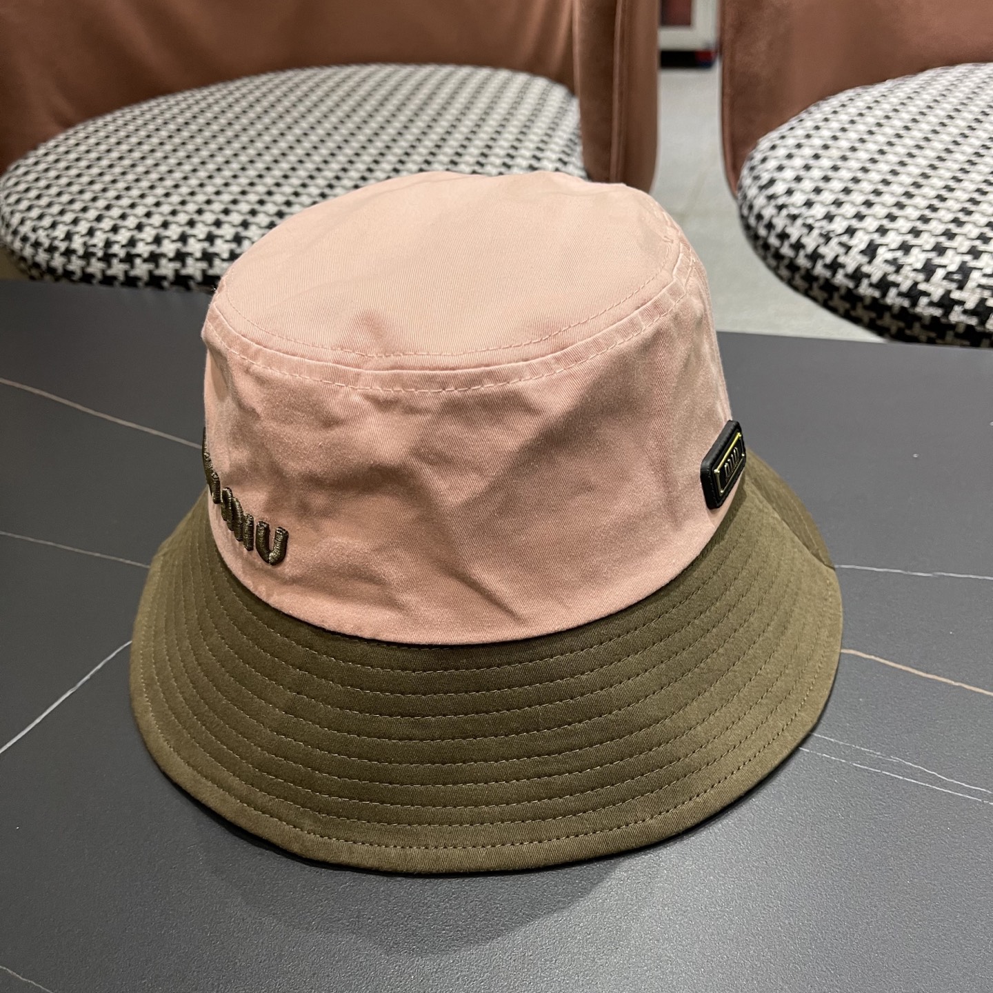 谬谬miumiu 官网同步上线 韩版新款英式运动款重工定制款1:1原单品质 男女通用渔夫帽 原版质量专柜