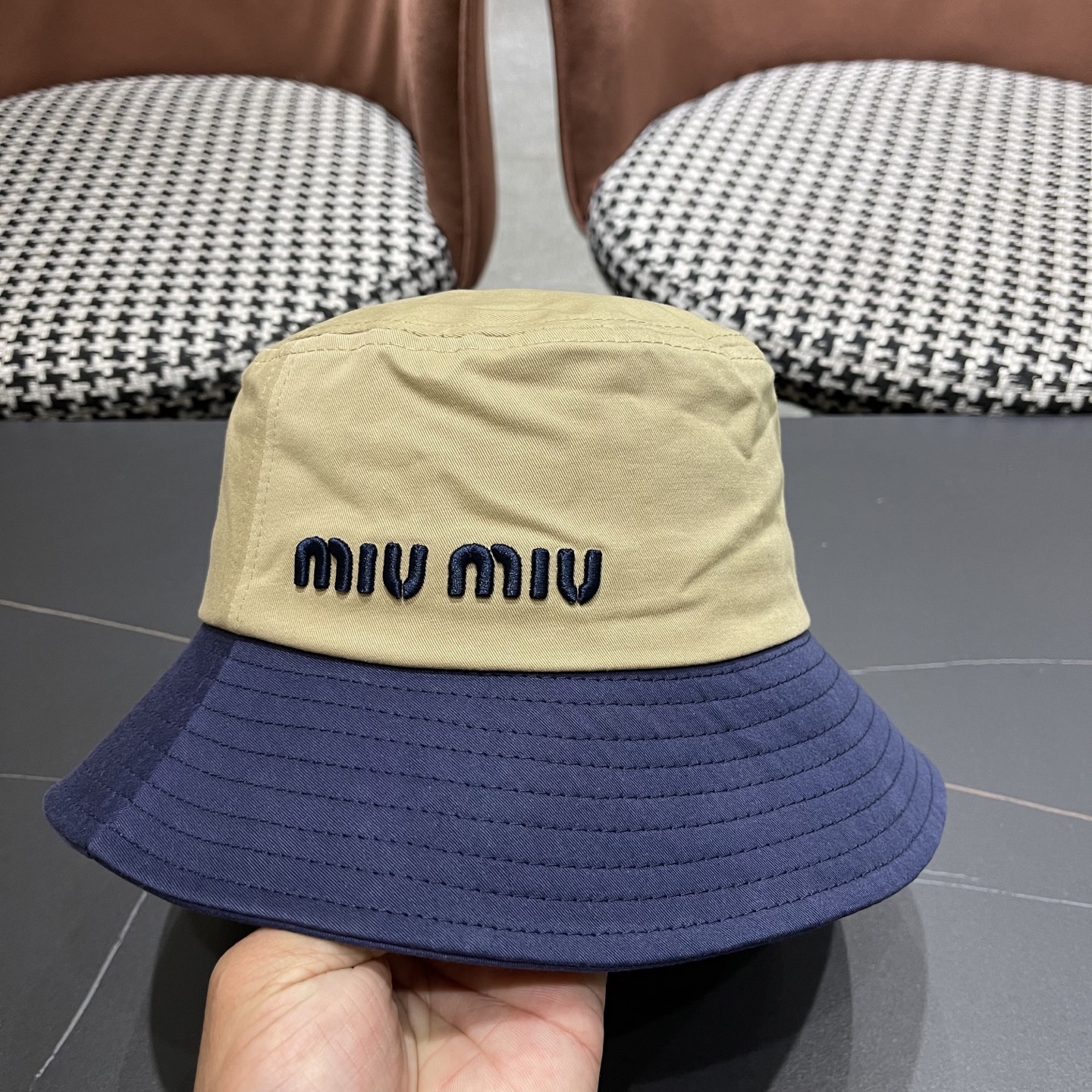 谬谬miumiu 官网同步上线 韩版新款英式运动款重工定制款1:1原单品质 男女通用渔夫帽 原版质量专柜