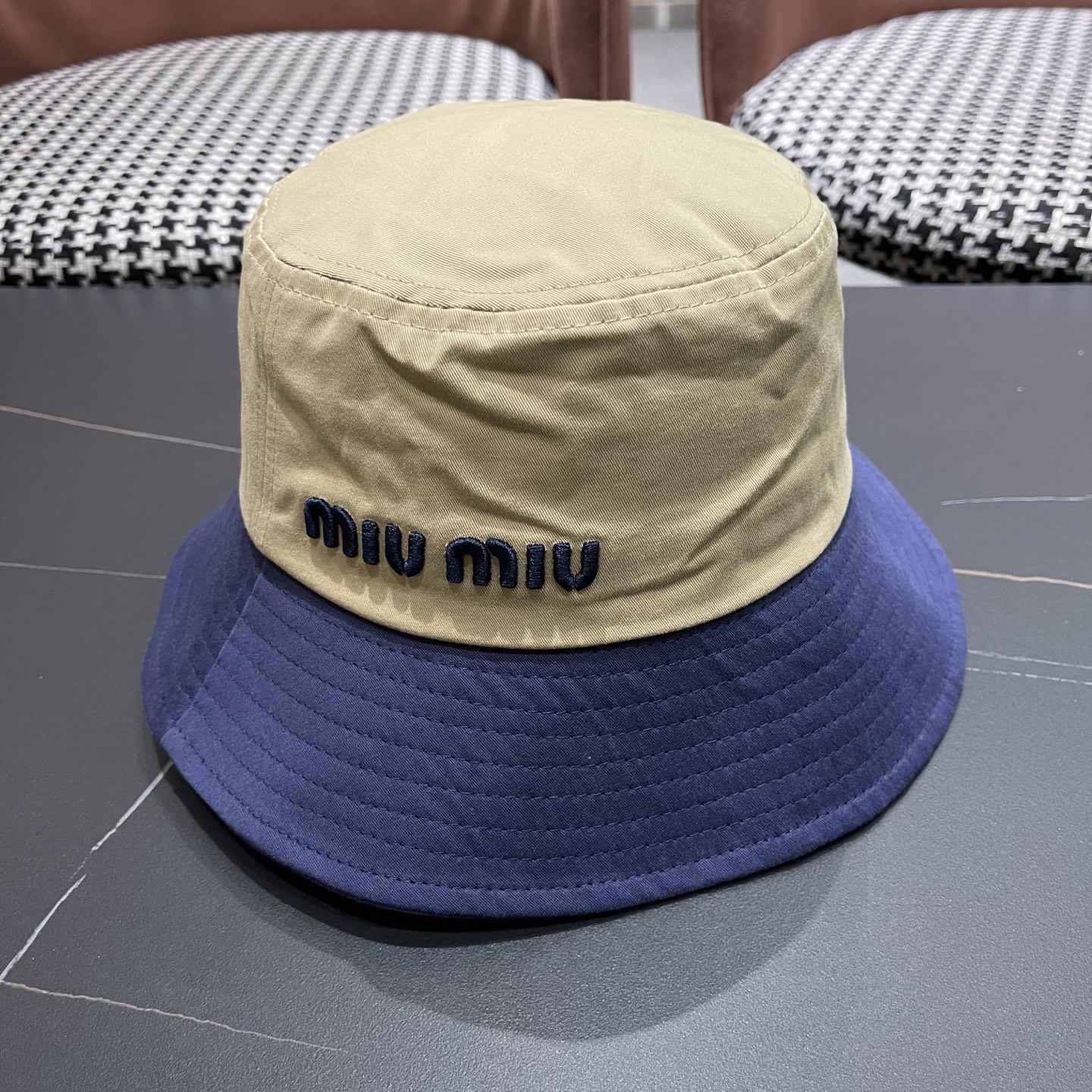 谬谬miumiu 官网同步上线 韩版新款英式运动款重工定制款1:1原单品质 男女通用渔夫帽 原版质量专柜