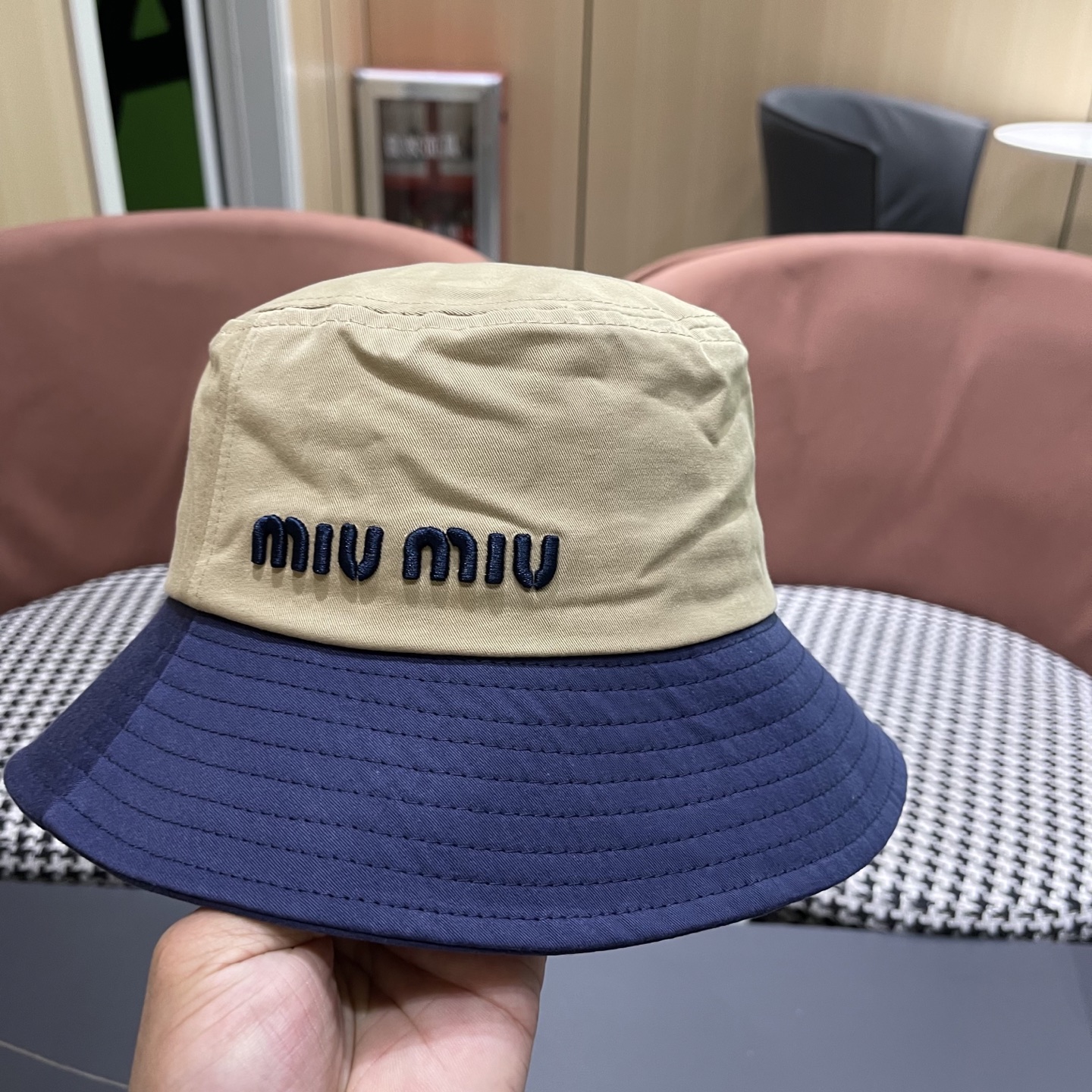 谬谬miumiu 官网同步上线 韩版新款英式运动款重工定制款1:1原单品质 男女通用渔夫帽 原版质量专柜