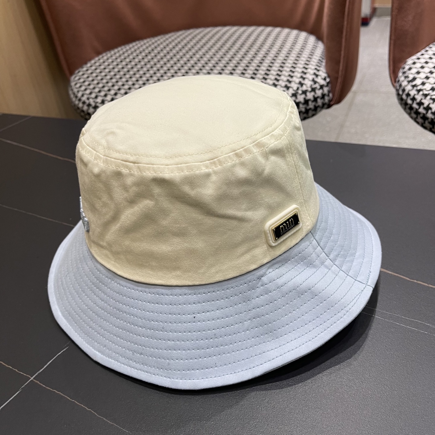 谬谬miumiu 官网同步上线 韩版新款英式运动款重工定制款1:1原单品质 男女通用渔夫帽 原版质量专柜
