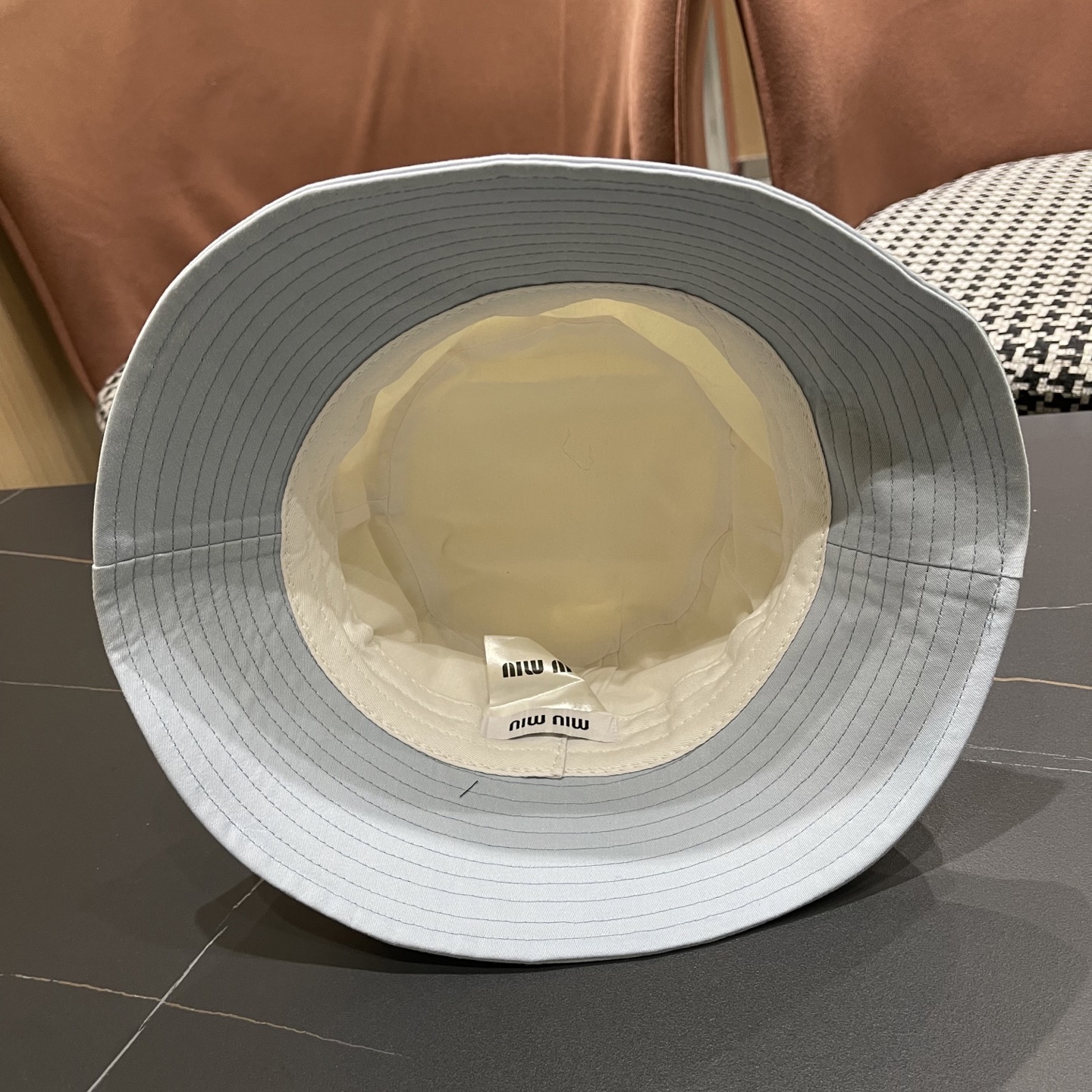 谬谬miumiu 官网同步上线 韩版新款英式运动款重工定制款1:1原单品质 男女通用渔夫帽 原版质量专柜