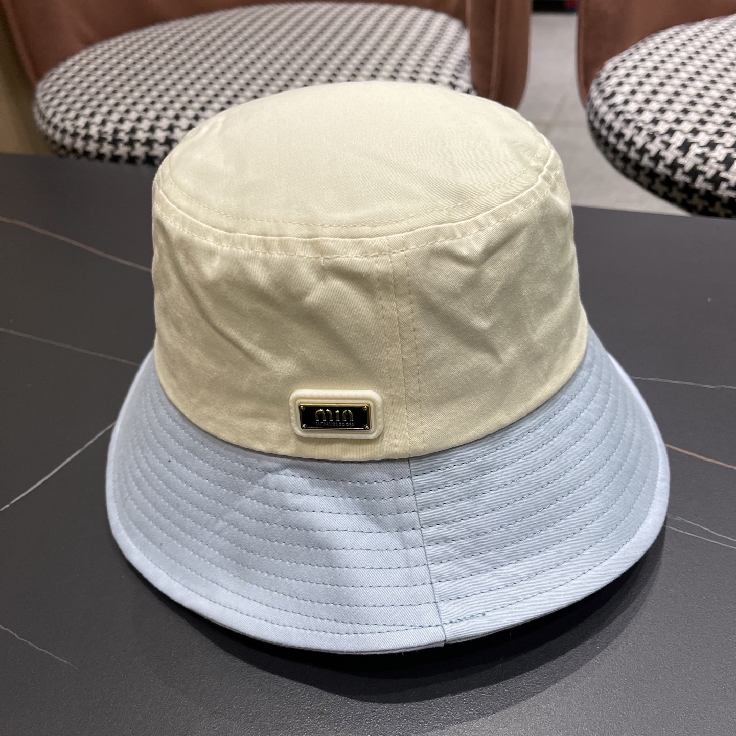 谬谬miumiu 官网同步上线 韩版新款英式运动款重工定制款1:1原单品质 男女通用渔夫帽 原版质量专柜