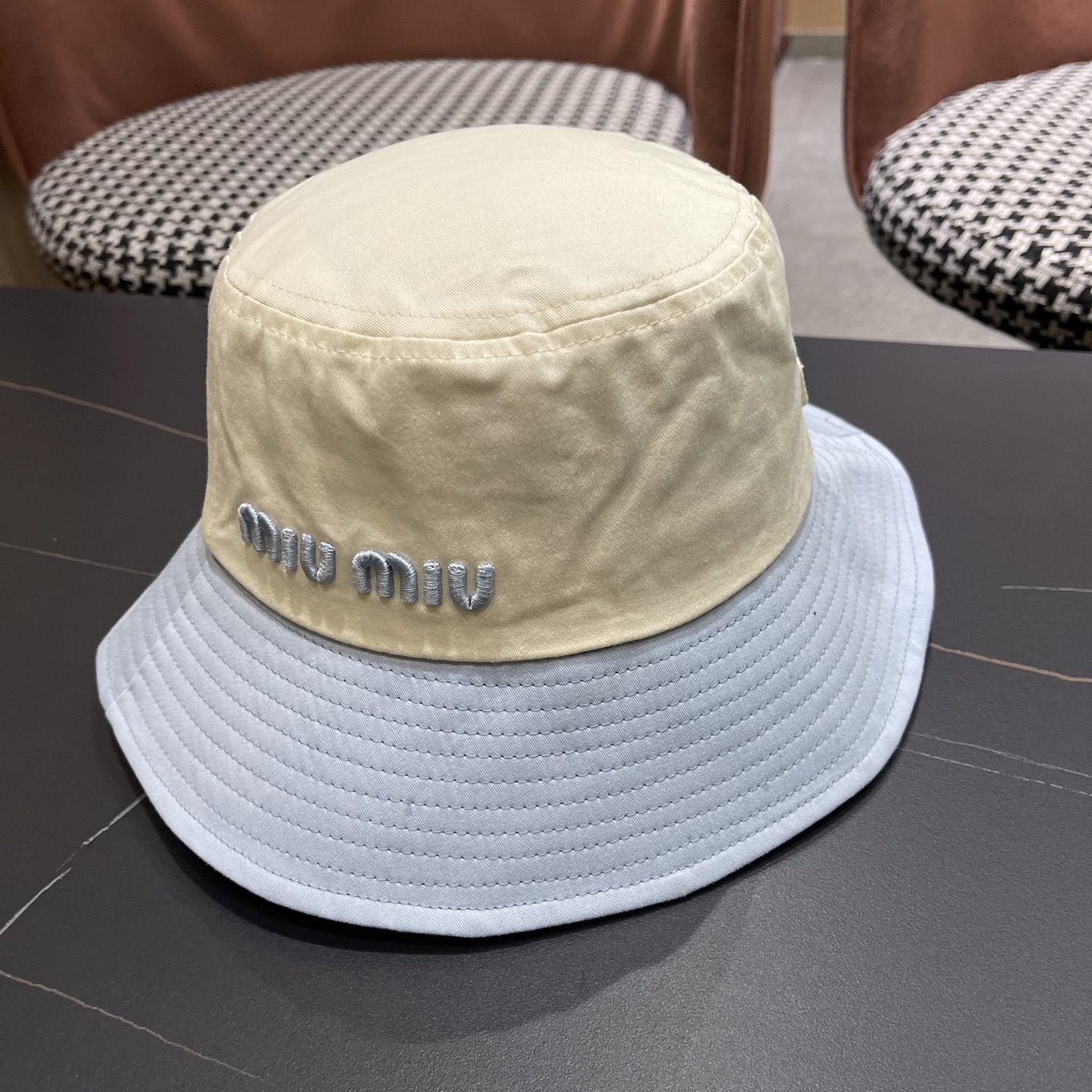 谬谬miumiu 官网同步上线 韩版新款英式运动款重工定制款1:1原单品质 男女通用渔夫帽 原版质量专柜