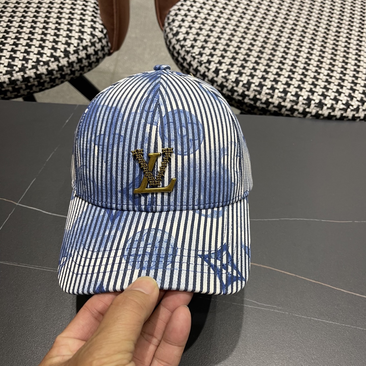 LV路易威登新款原单棒球帽，1:1开模订制，原版专柜长年爆版，质量超棒，基础头围56，贴片可调节。👉