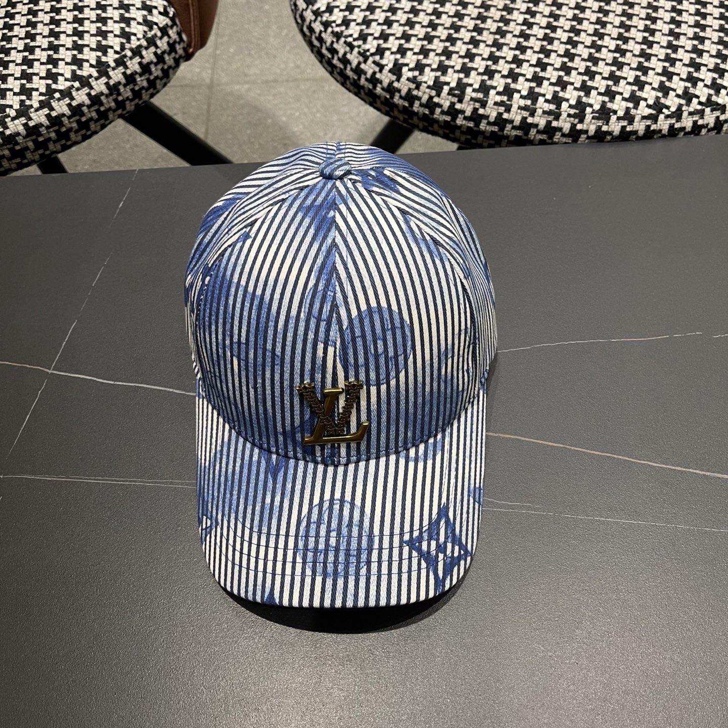 LV路易威登新款原单棒球帽，1:1开模订制，原版专柜长年爆版，质量超棒，基础头围56，贴片可调节。👉