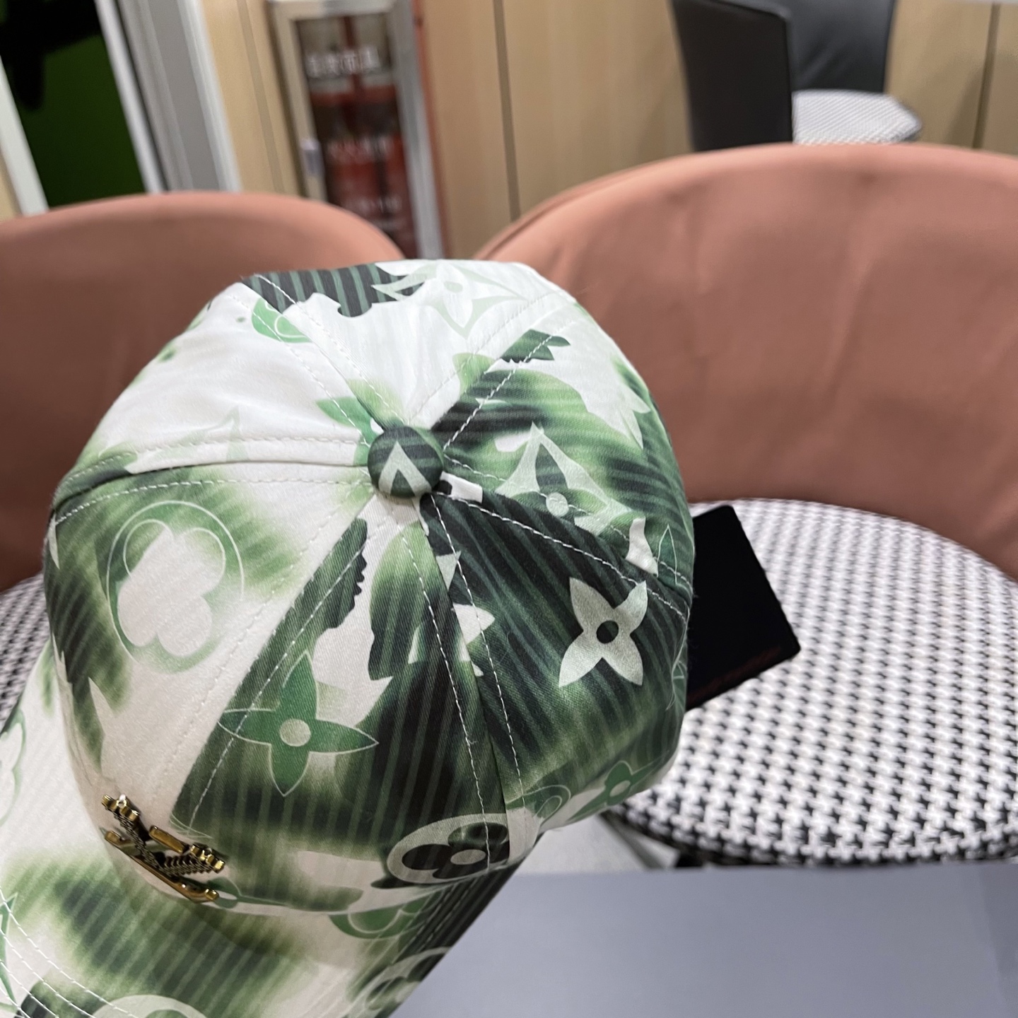 LV路易威登新款原单棒球帽，1:1开模订制，原版专柜长年爆版，质量超棒，基础头围56，贴片可调节。👉