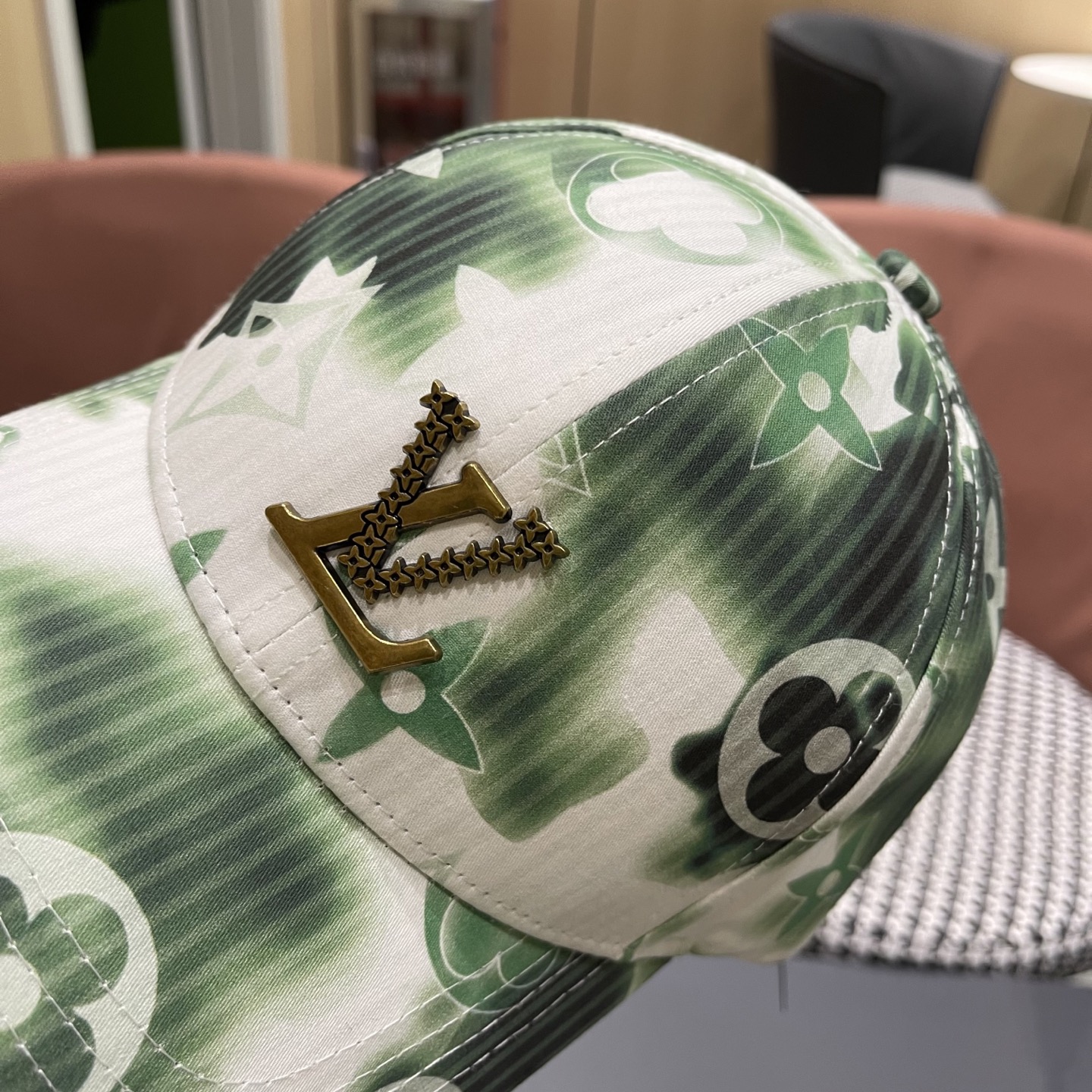 LV路易威登新款原单棒球帽，1:1开模订制，原版专柜长年爆版，质量超棒，基础头围56，贴片可调节。👉