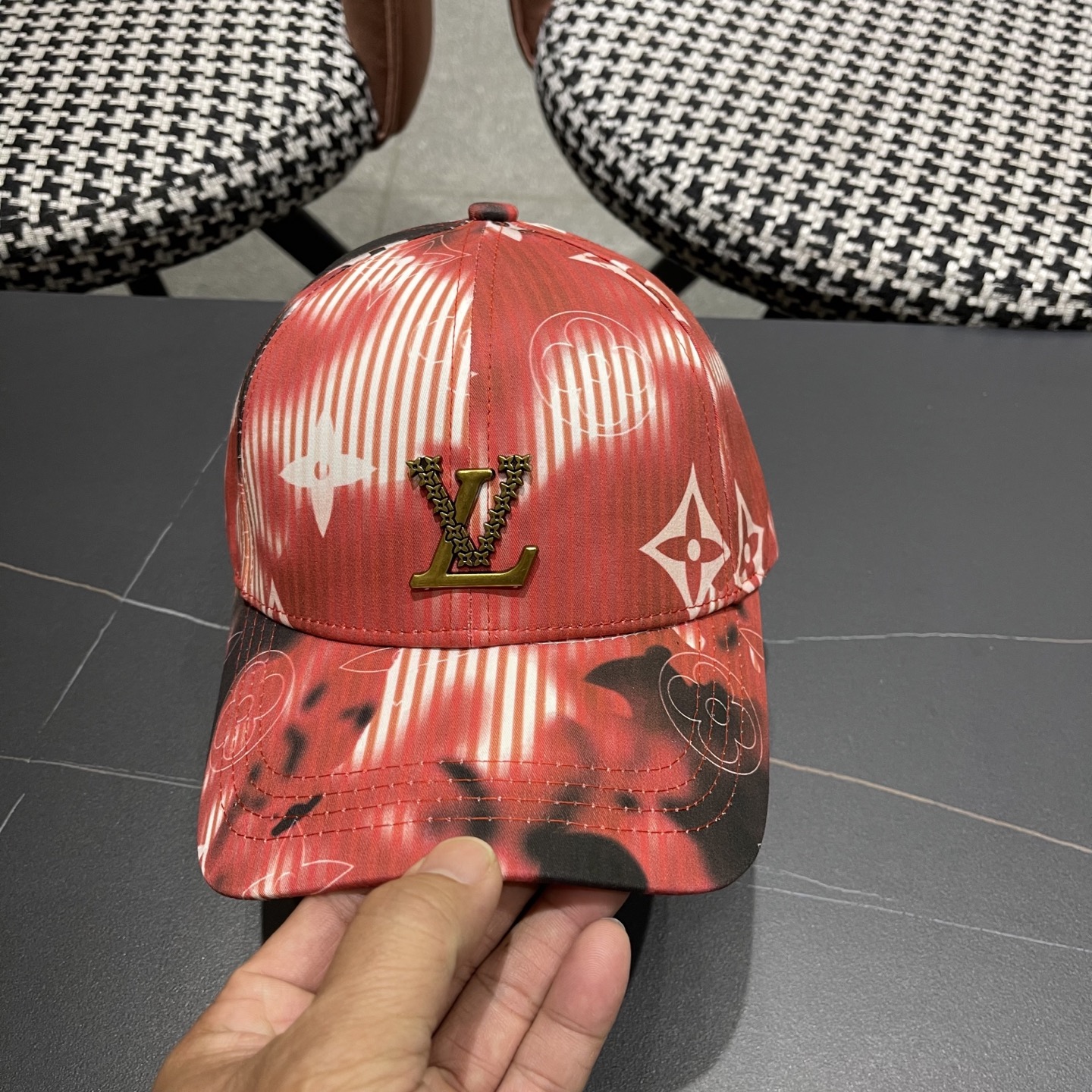 LV路易威登新款原单棒球帽，1:1开模订制，原版专柜长年爆版，质量超棒，基础头围56，贴片可调节。👉