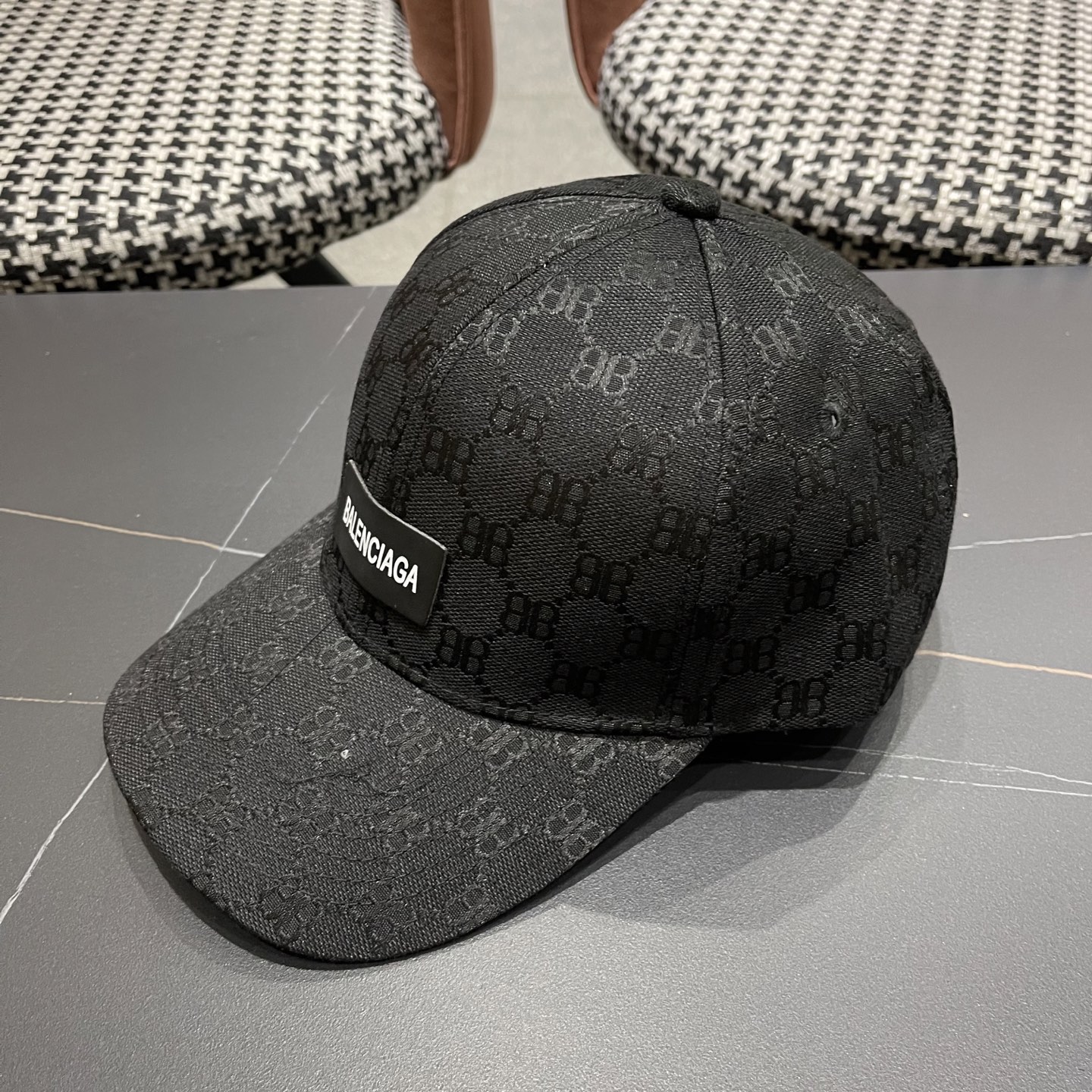 PBALENCIAGA 2025巴黎世家新款logo棒球帽，很酷的色系，男女佩戴都有不同style，第一