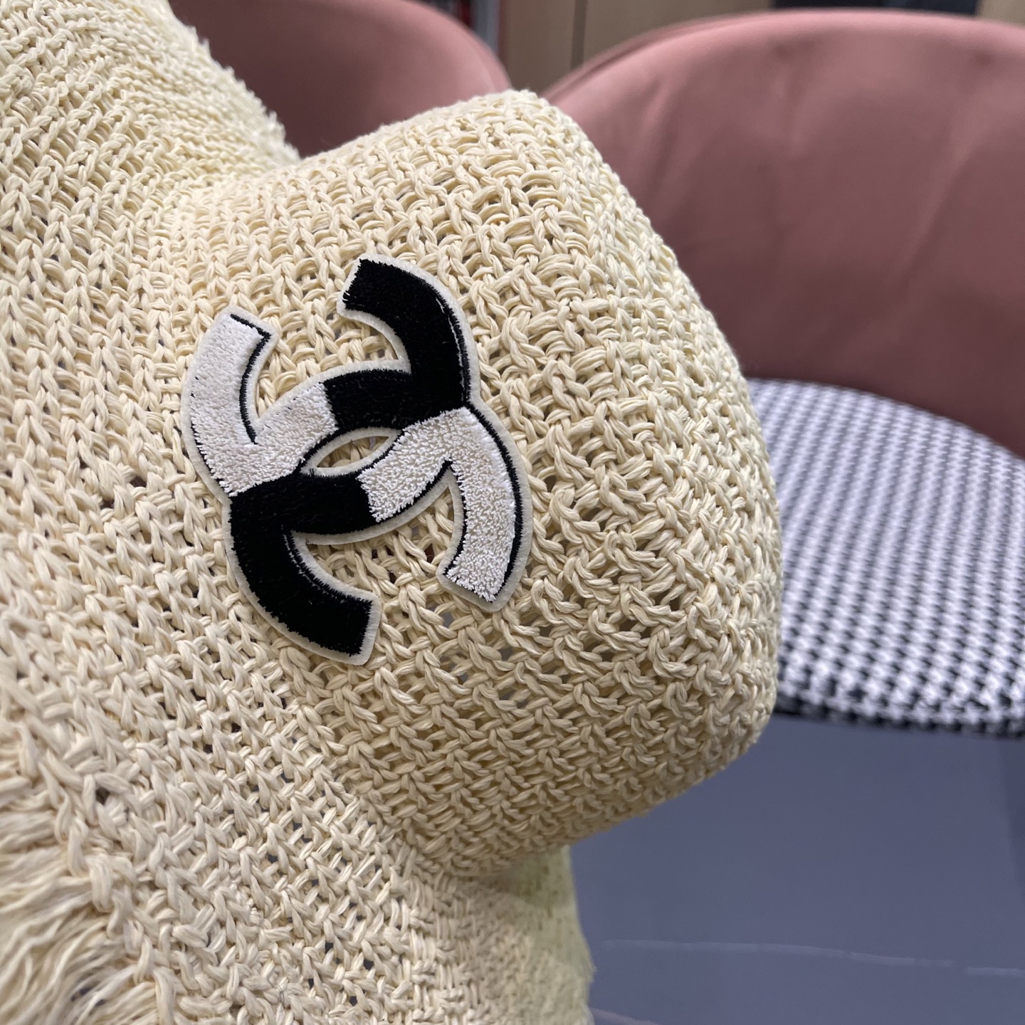  香奈儿Chanel 2025新款平顶草帽女夏季2025新款海边
度假沙滩帽遮阳防晒太阳帽子