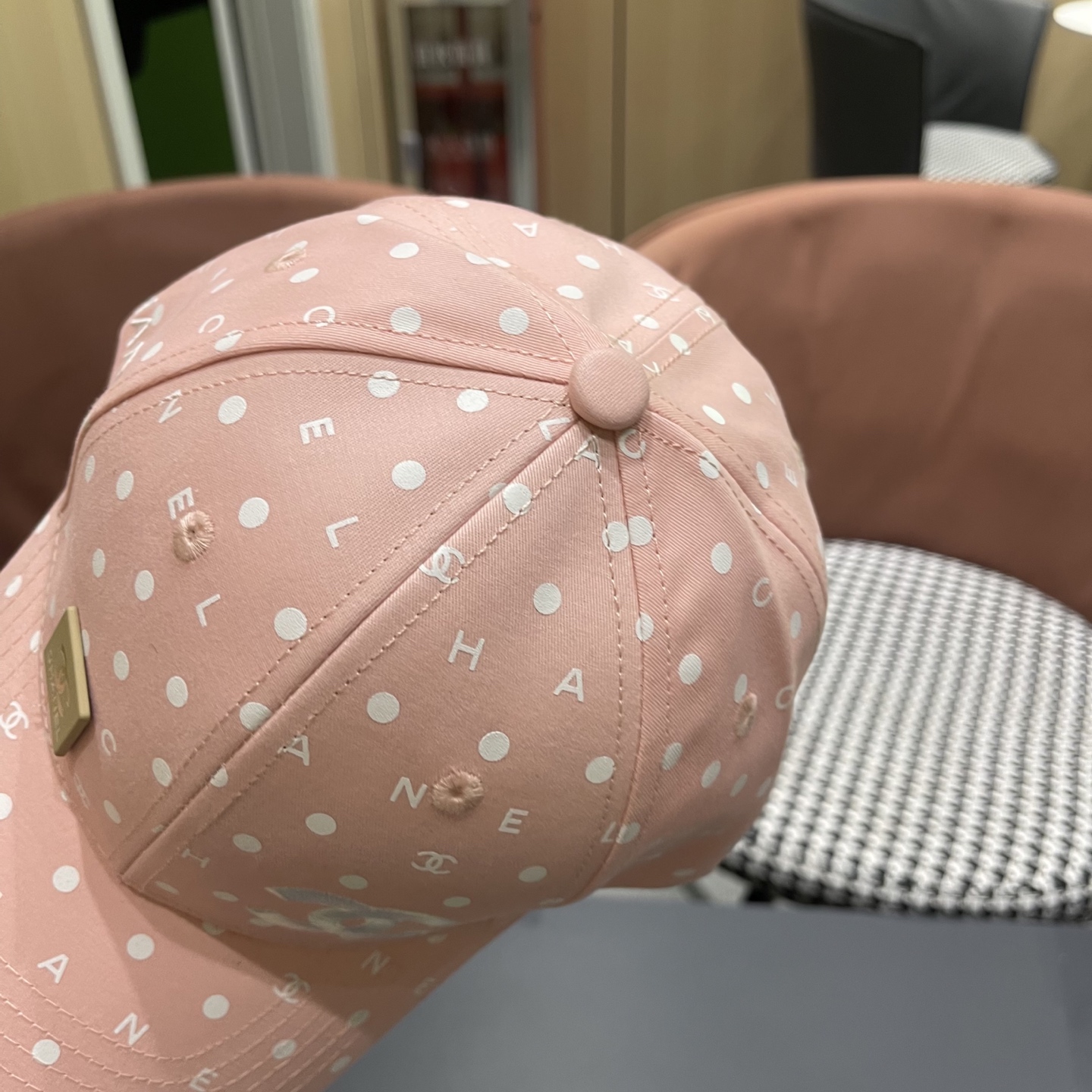 Chanel(香奈儿)经典原单棒球帽， 经典双C,专柜1:1开模订制，原版帆布料轻盈透气！质量超赞，基础