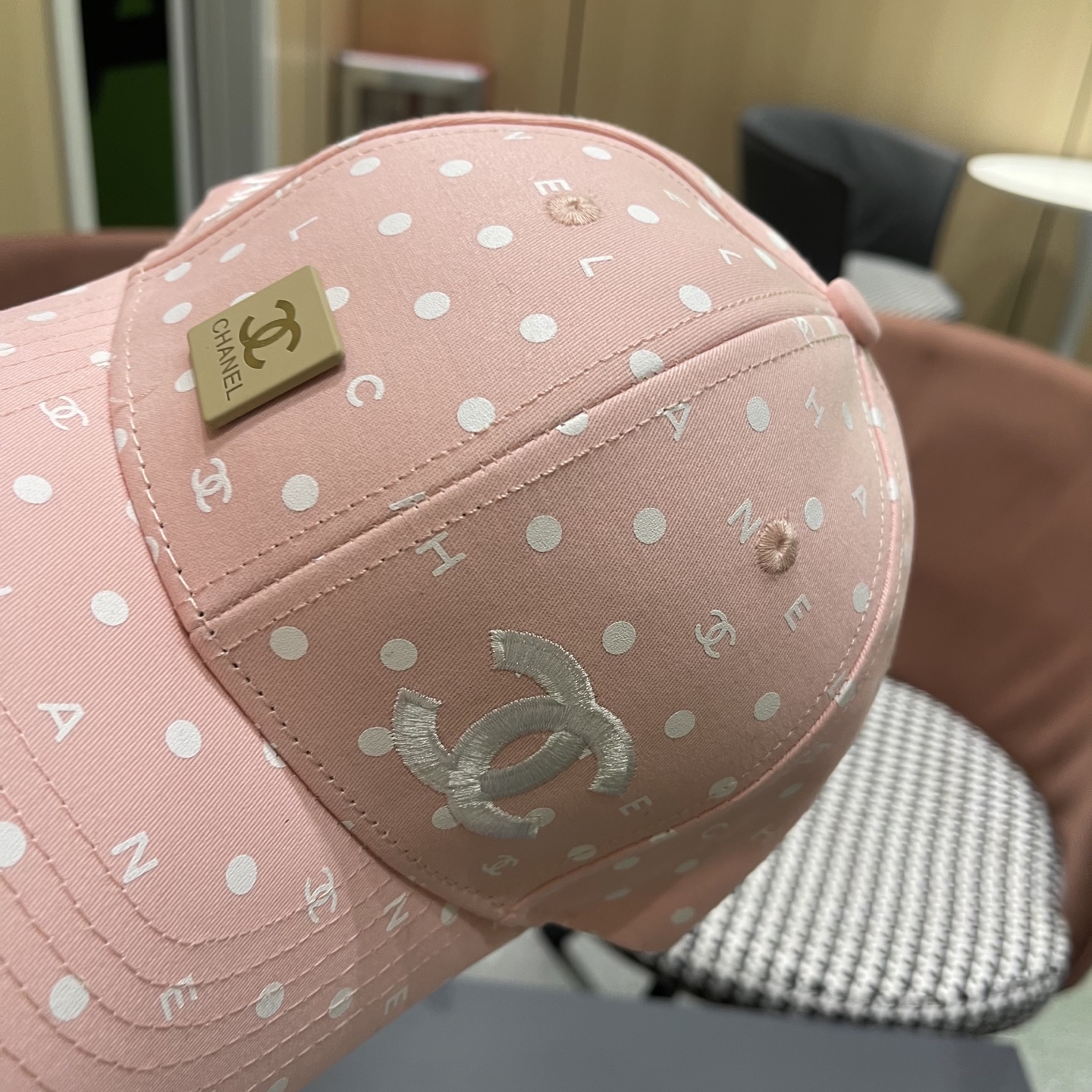 Chanel(香奈儿)经典原单棒球帽， 经典双C,专柜1:1开模订制，原版帆布料轻盈透气！质量超赞，基础