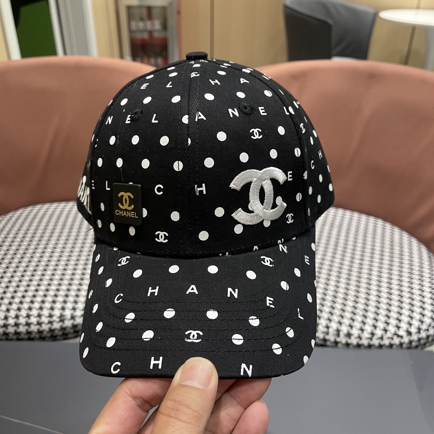 Chanel(香奈儿)经典原单棒球帽， 经典双C,专柜1:1开模订制，原版帆布料轻盈透气！质量超赞，基础