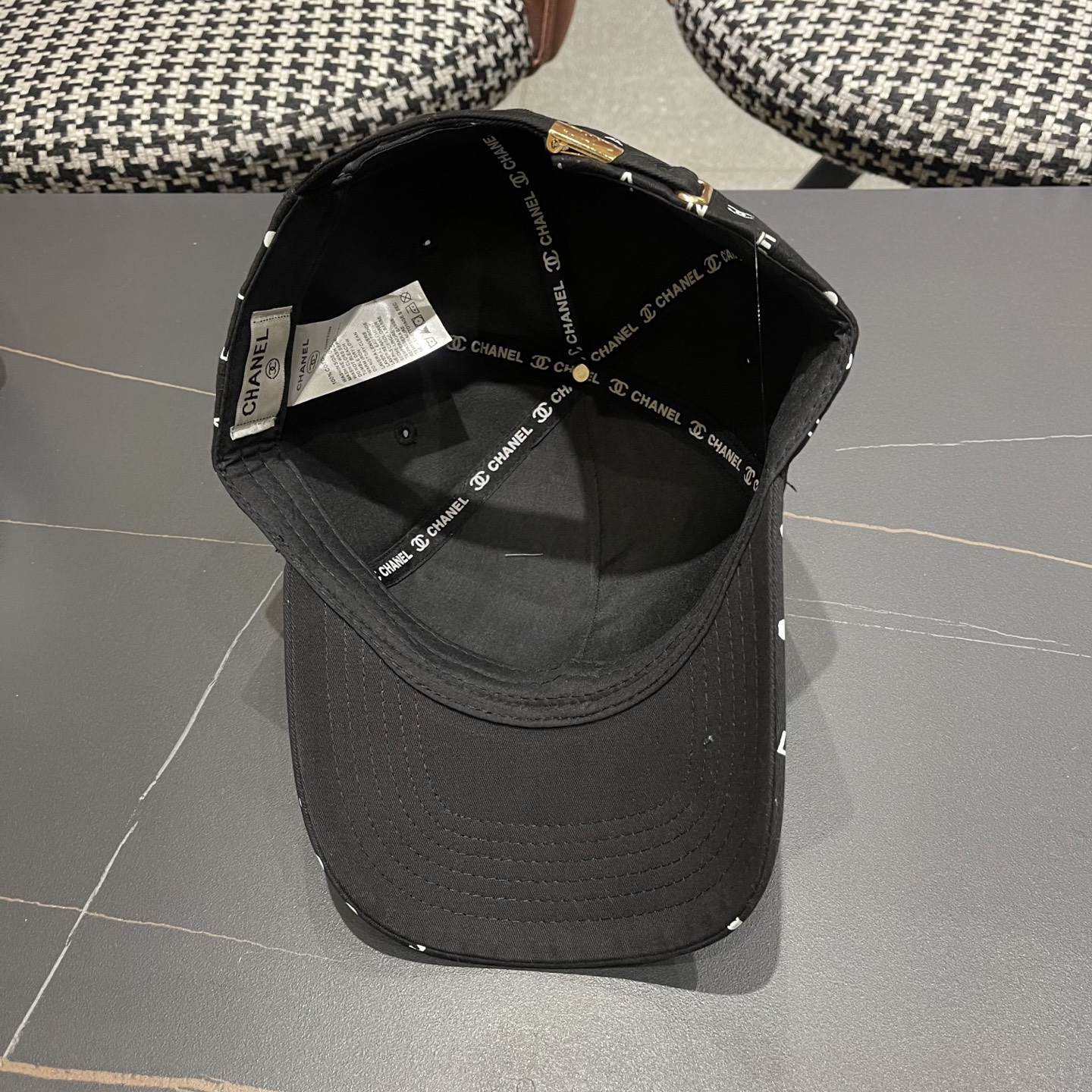 Chanel(香奈儿)经典原单棒球帽， 经典双C,专柜1:1开模订制，原版帆布料轻盈透气！质量超赞，基础