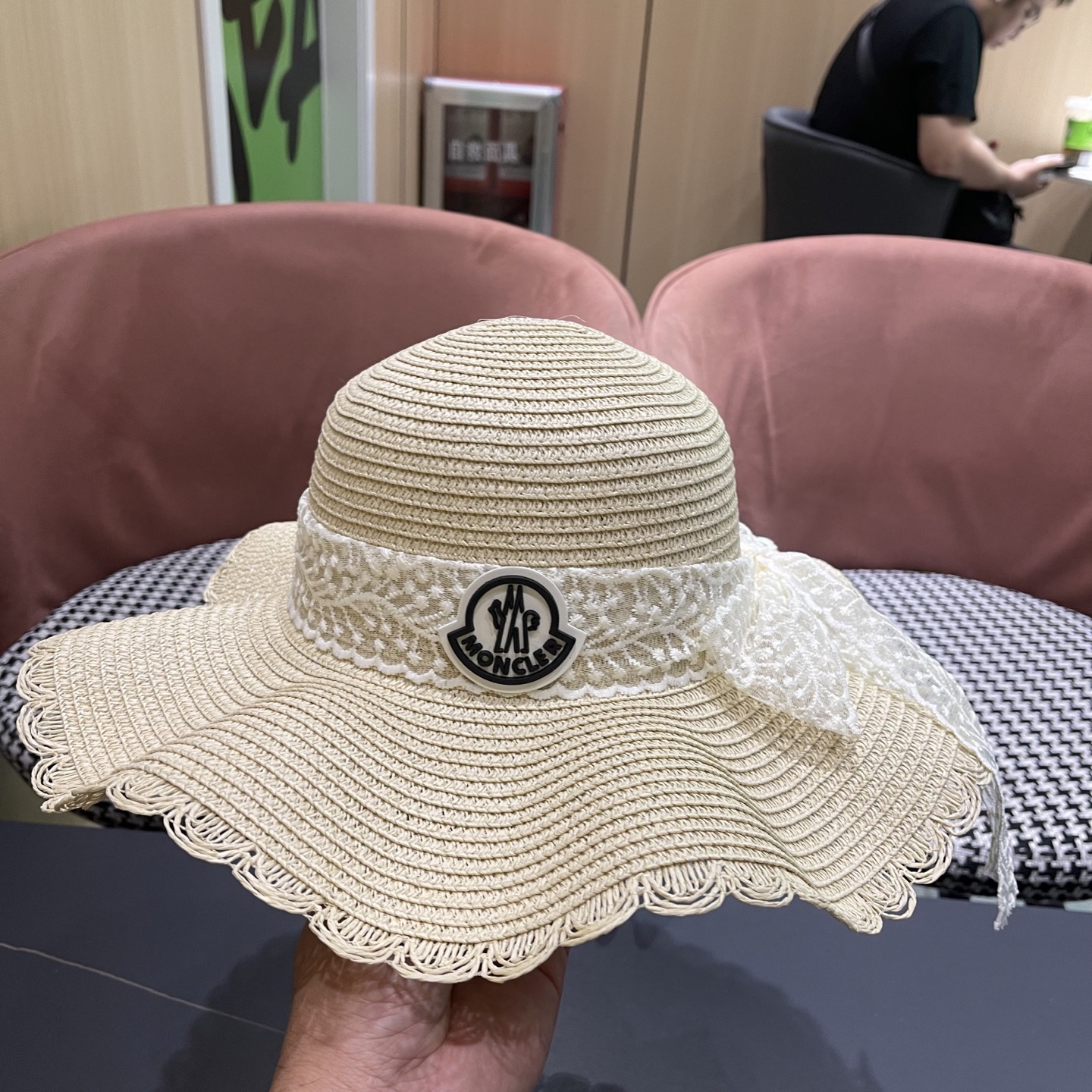  蒙口Moncler🆕高级感~法式波浪边蕾丝蝴蝶结草帽女夏大帽
檐沙滩海边遮阳太阳帽