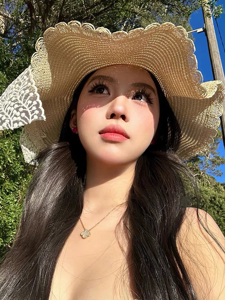  蒙口Moncler🆕高级感~法式波浪边蕾丝蝴蝶结草帽女夏大帽
檐沙滩海边遮阳太阳帽