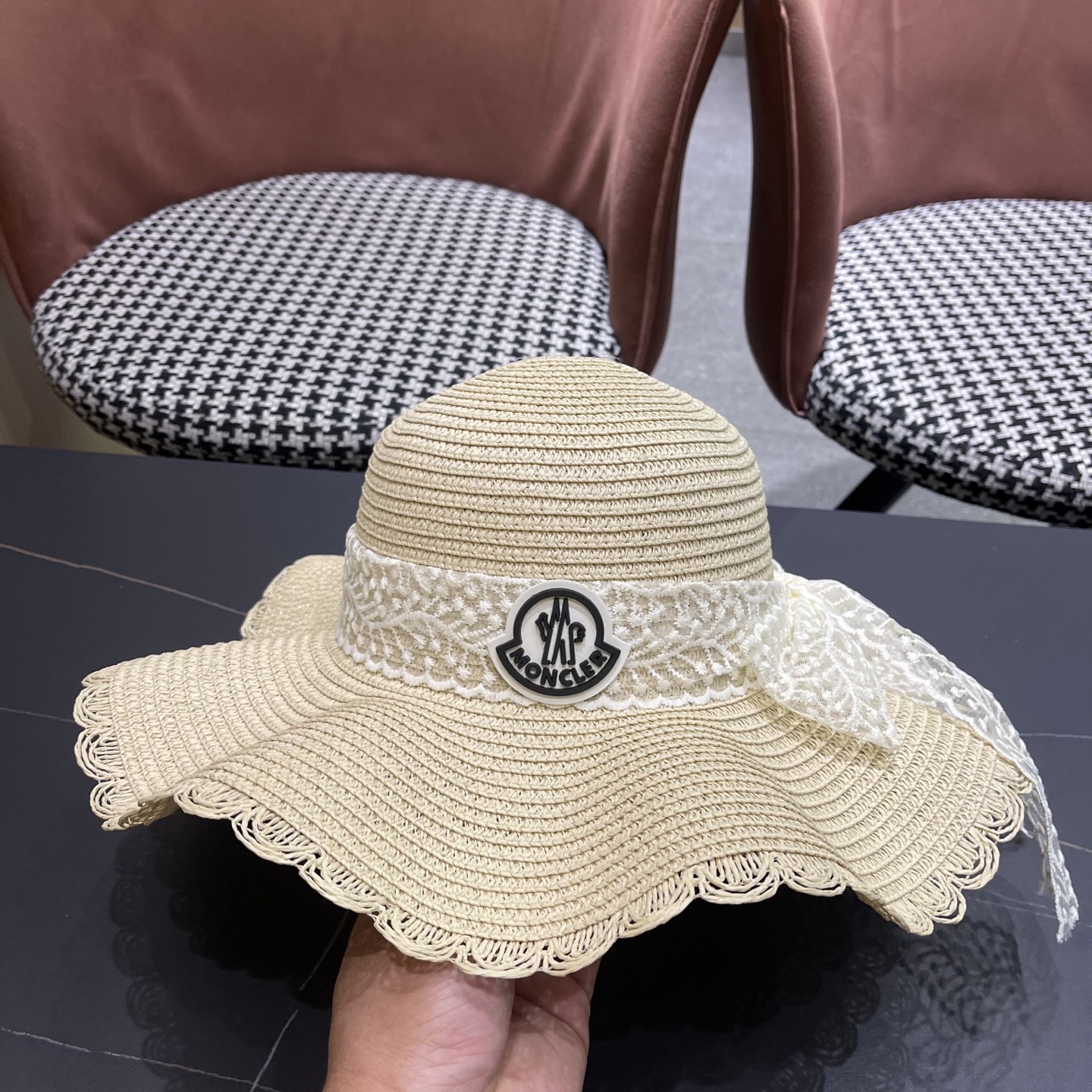  蒙口Moncler🆕高级感~法式波浪边蕾丝蝴蝶结草帽女夏大帽
檐沙滩海边遮阳太阳帽