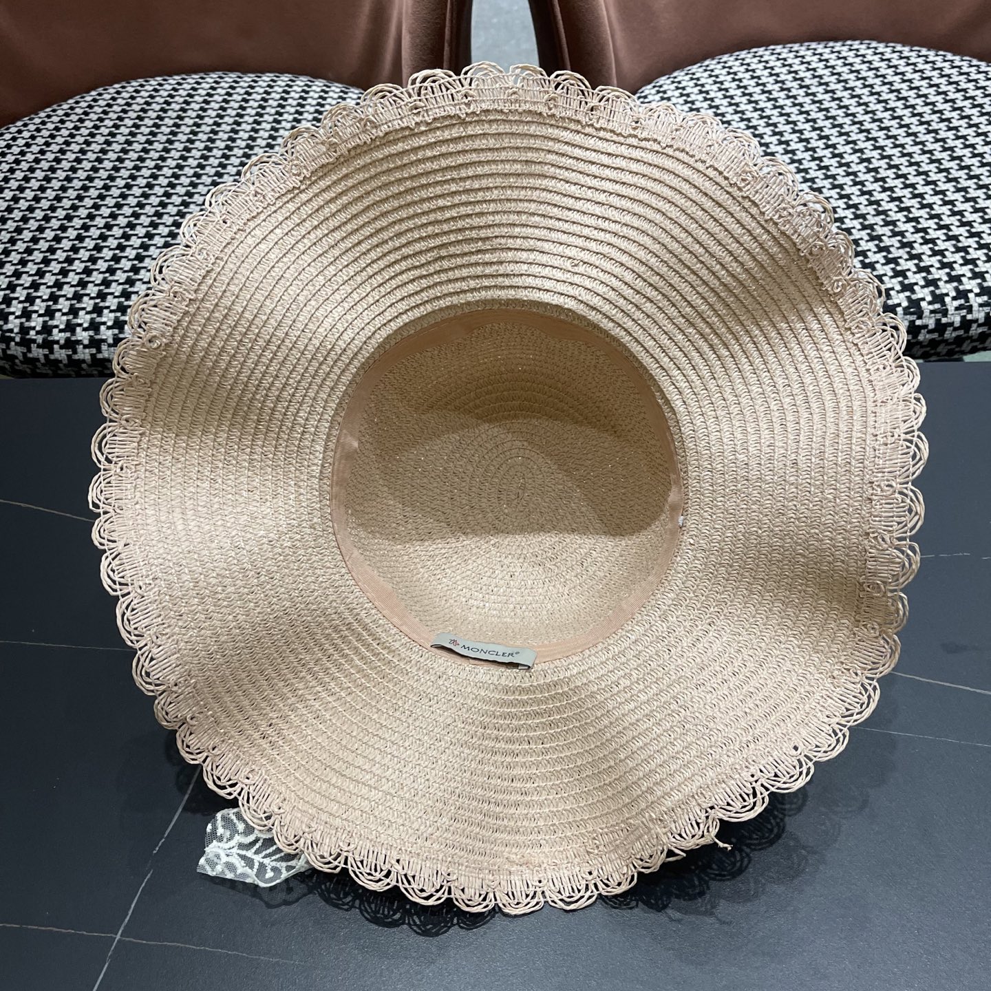  蒙口Moncler🆕高级感~法式波浪边蕾丝蝴蝶结草帽女夏大帽
檐沙滩海边遮阳太阳帽