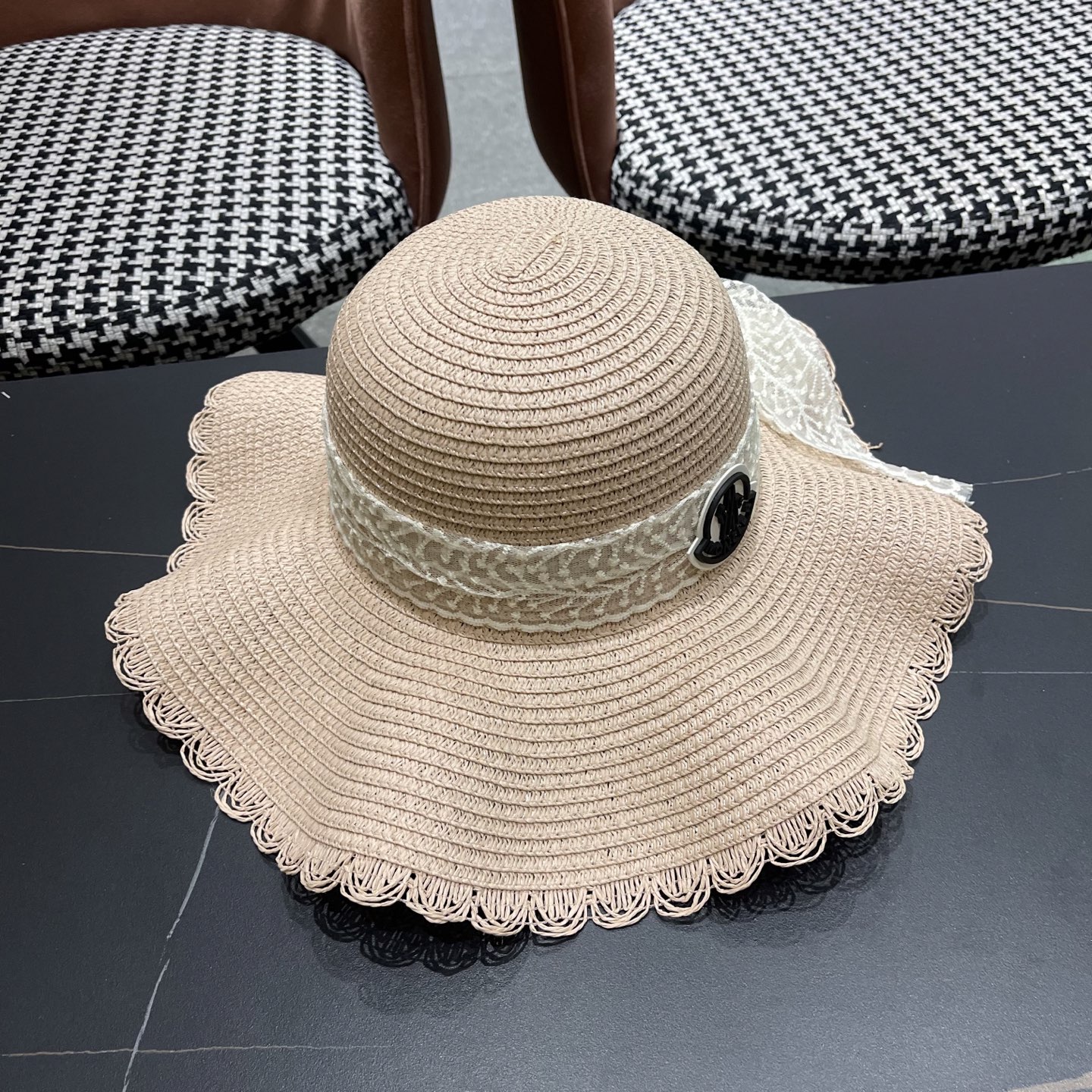  蒙口Moncler🆕高级感~法式波浪边蕾丝蝴蝶结草帽女夏大帽
檐沙滩海边遮阳太阳帽