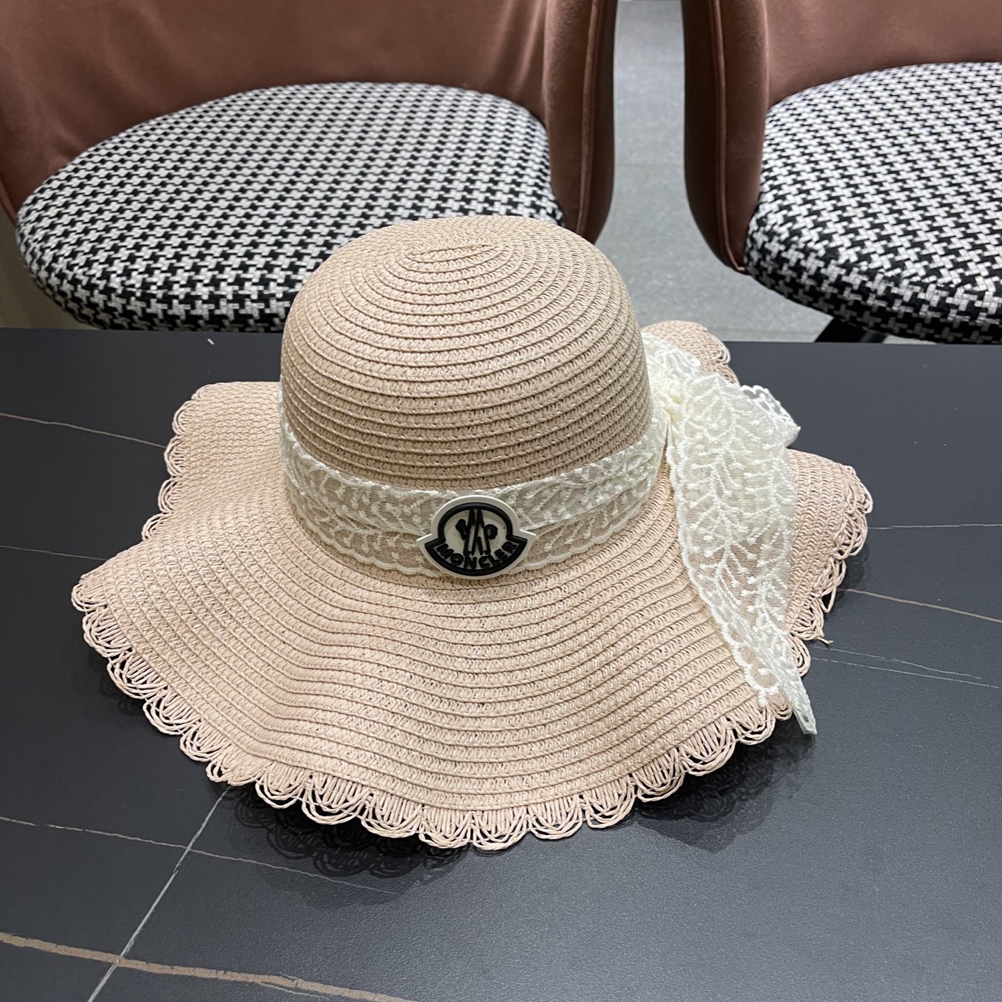  蒙口Moncler🆕高级感~法式波浪边蕾丝蝴蝶结草帽女夏大帽
檐沙滩海边遮阳太阳帽