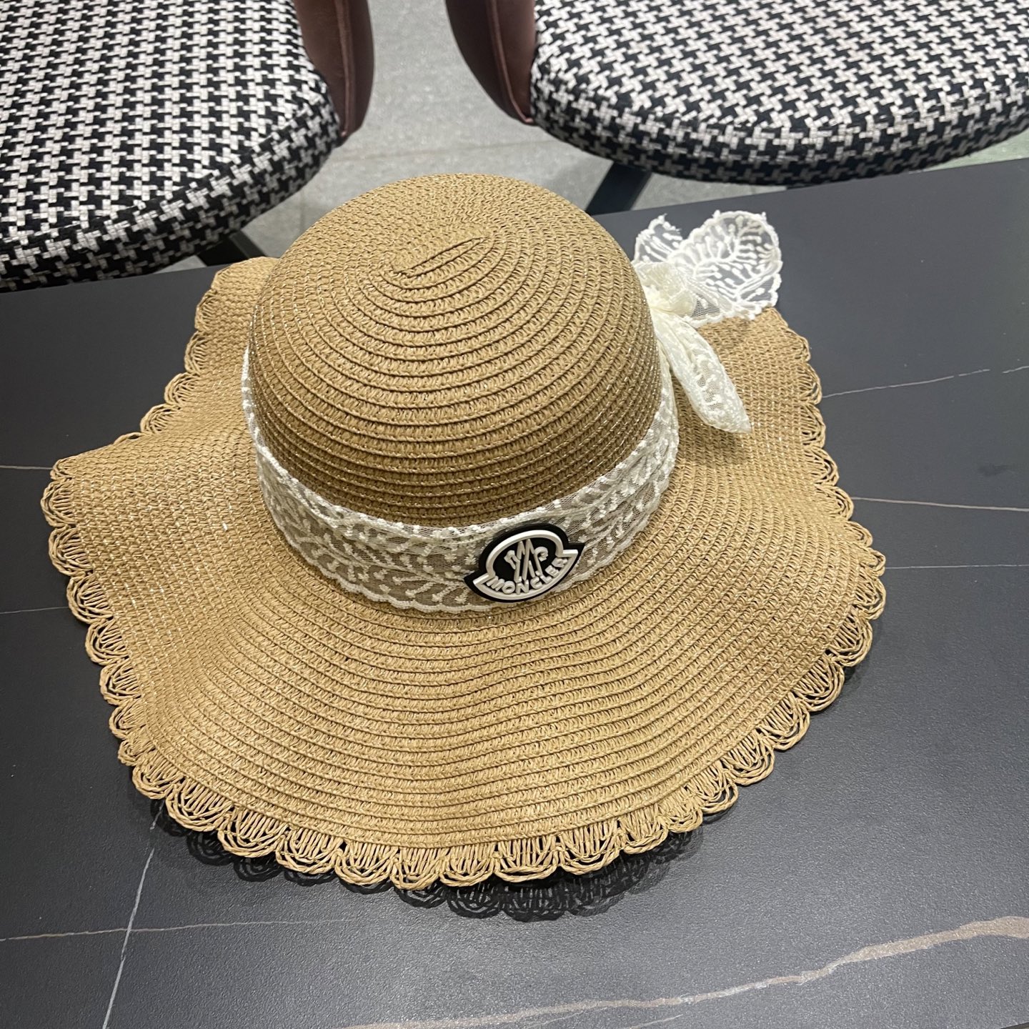  蒙口Moncler🆕高级感~法式波浪边蕾丝蝴蝶结草帽女夏大帽
檐沙滩海边遮阳太阳帽