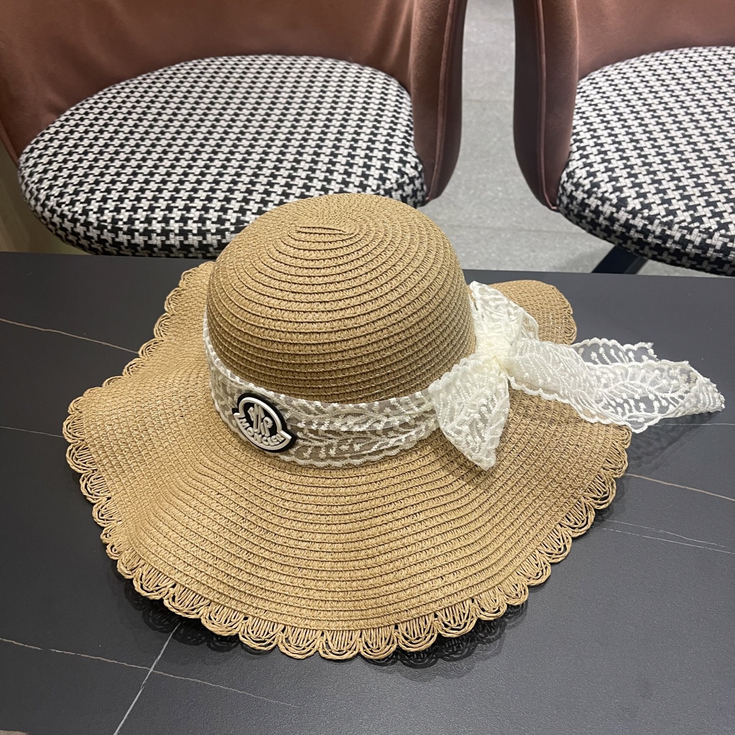  蒙口Moncler🆕高级感~法式波浪边蕾丝蝴蝶结草帽女夏大帽
檐沙滩海边遮阳太阳帽