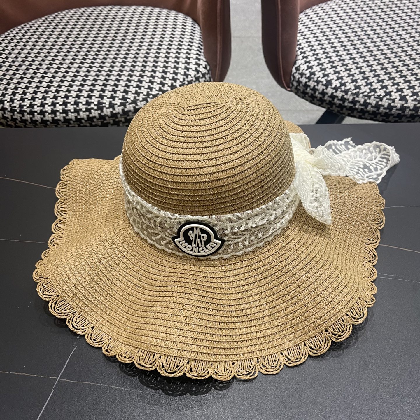  蒙口Moncler🆕高级感~法式波浪边蕾丝蝴蝶结草帽女夏大帽
檐沙滩海边遮阳太阳帽