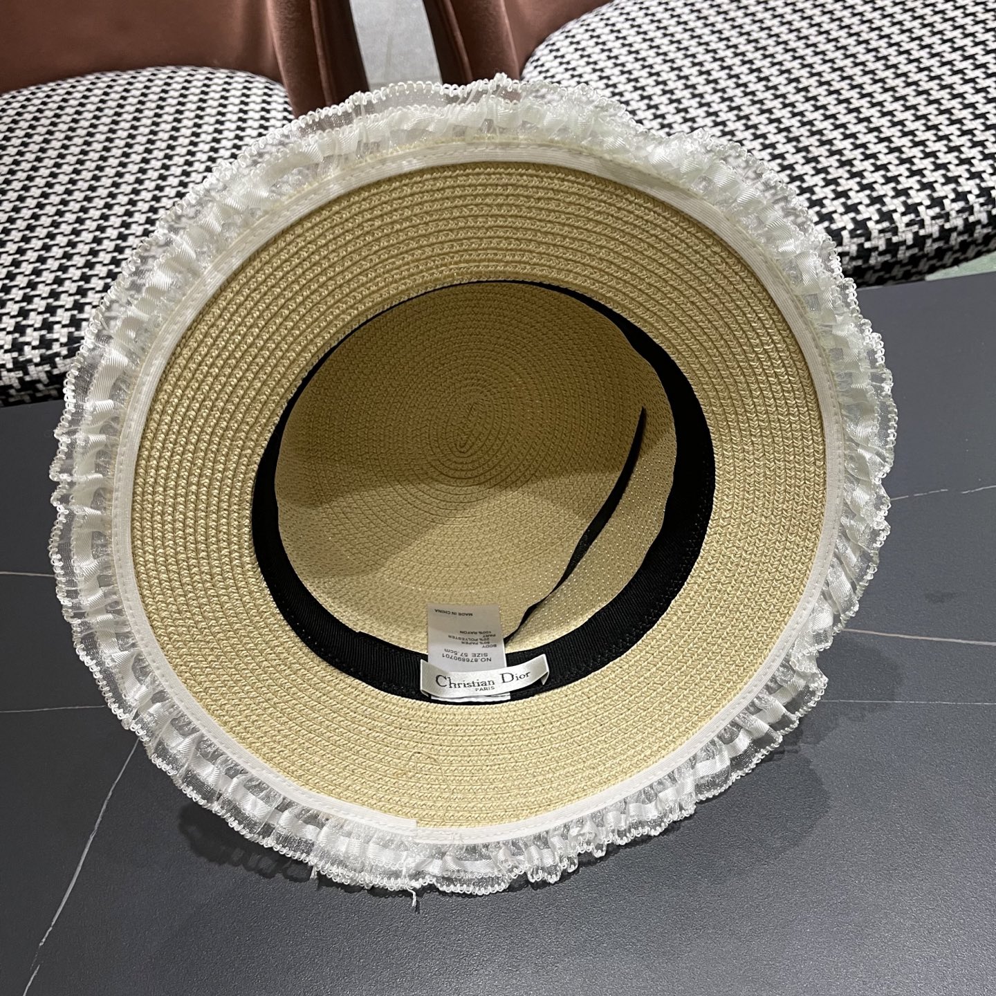  迪奥Dior长蝴蝶结蕾丝草帽海边女款度假防晒帽戛季户
外遮阳田园风好看帽子