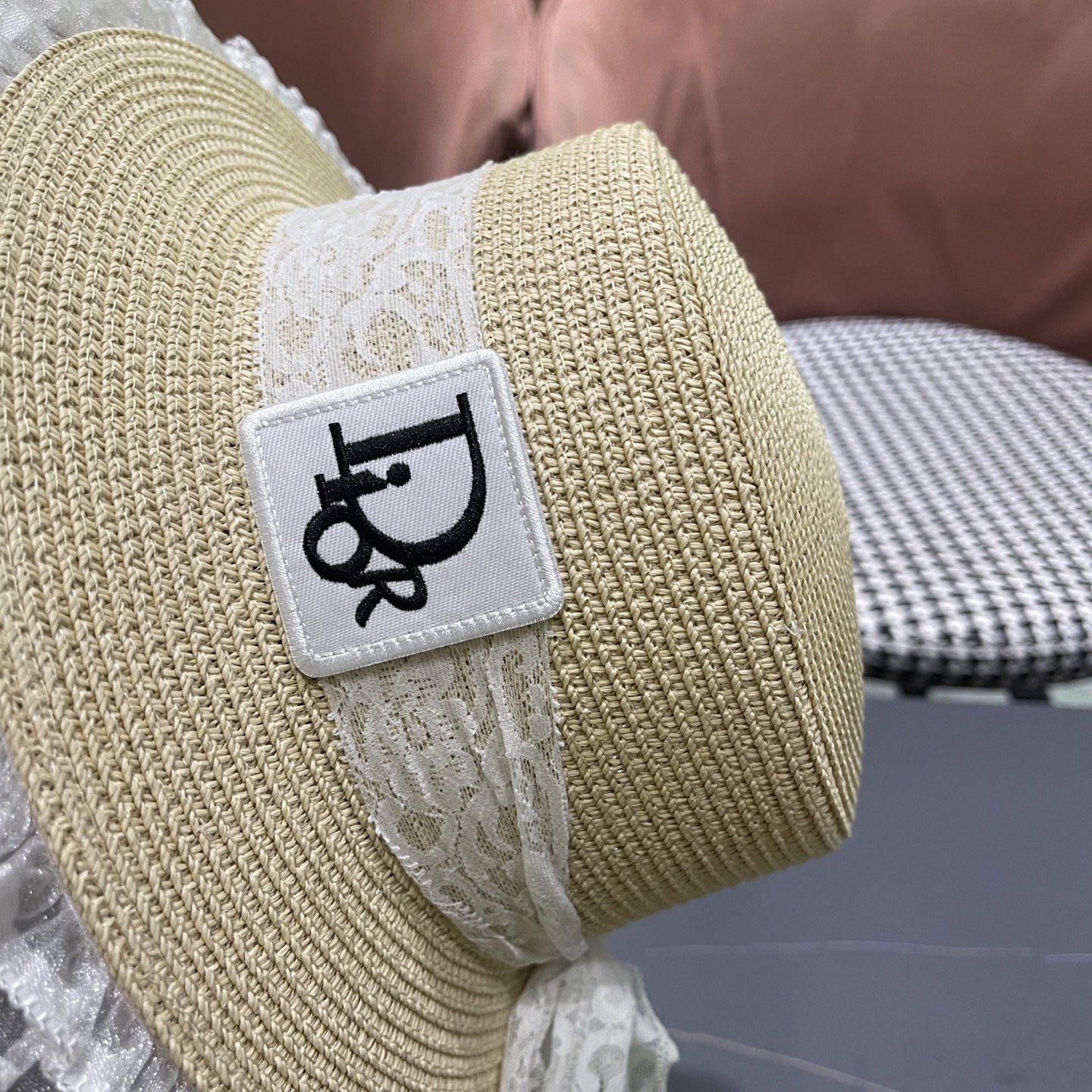  迪奥Dior长蝴蝶结蕾丝草帽海边女款度假防晒帽戛季户
外遮阳田园风好看帽子