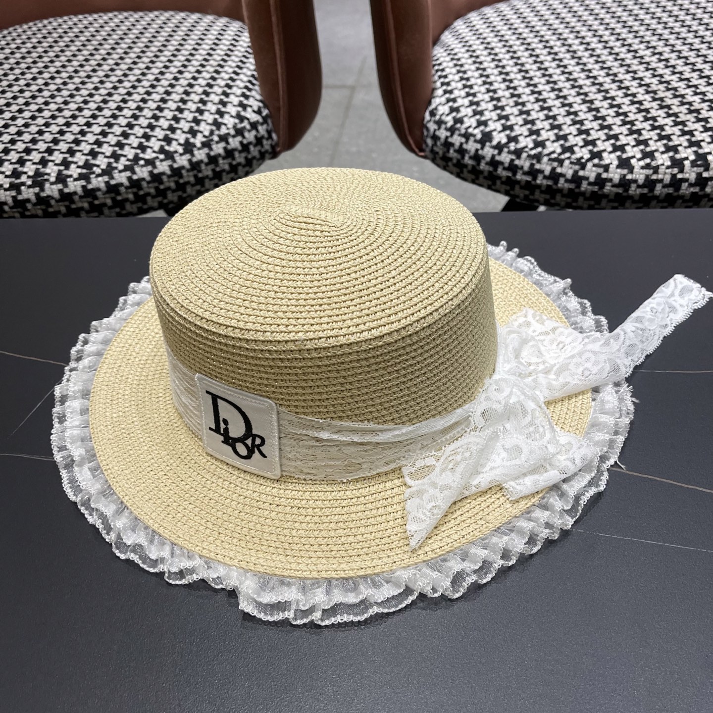  迪奥Dior长蝴蝶结蕾丝草帽海边女款度假防晒帽戛季户
外遮阳田园风好看帽子