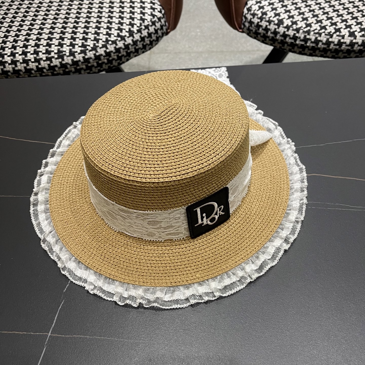  迪奥Dior长蝴蝶结蕾丝草帽海边女款度假防晒帽戛季户
外遮阳田园风好看帽子