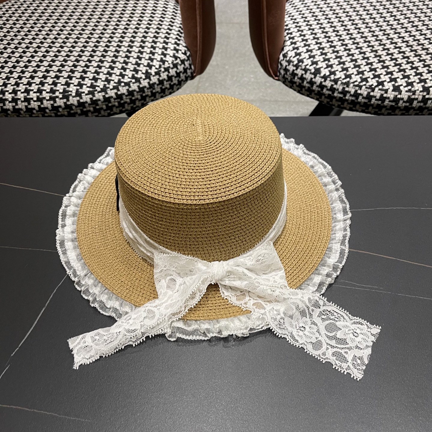  迪奥Dior长蝴蝶结蕾丝草帽海边女款度假防晒帽戛季户
外遮阳田园风好看帽子