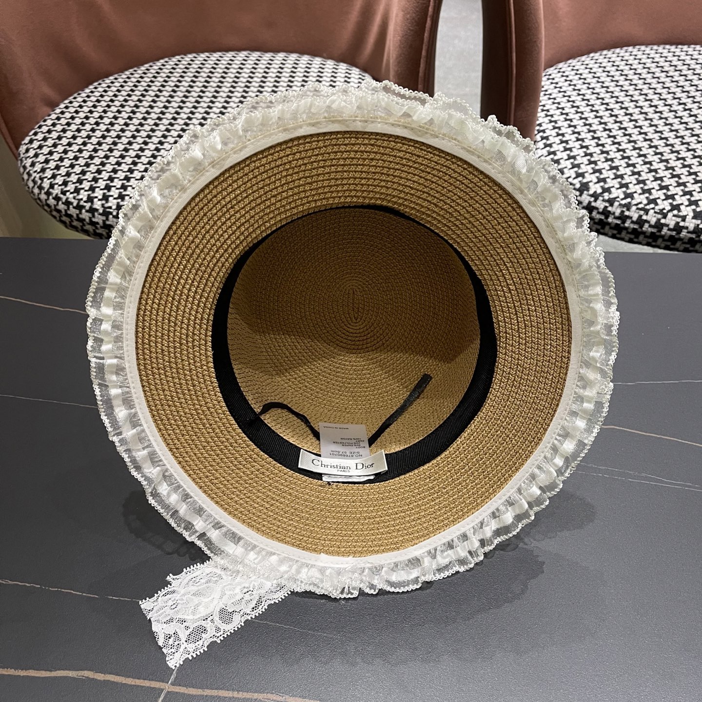  迪奥Dior长蝴蝶结蕾丝草帽海边女款度假防晒帽戛季户
外遮阳田园风好看帽子