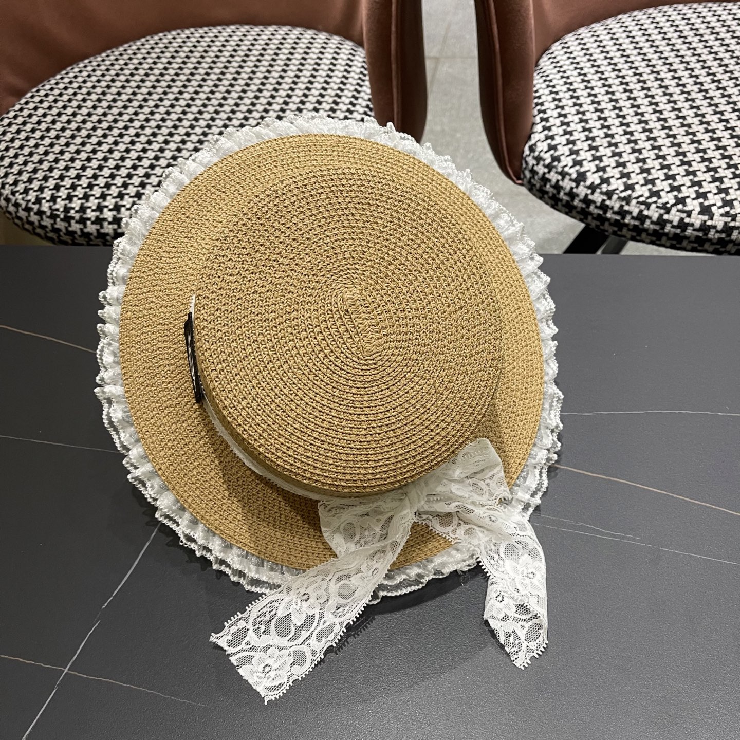  迪奥Dior长蝴蝶结蕾丝草帽海边女款度假防晒帽戛季户
外遮阳田园风好看帽子