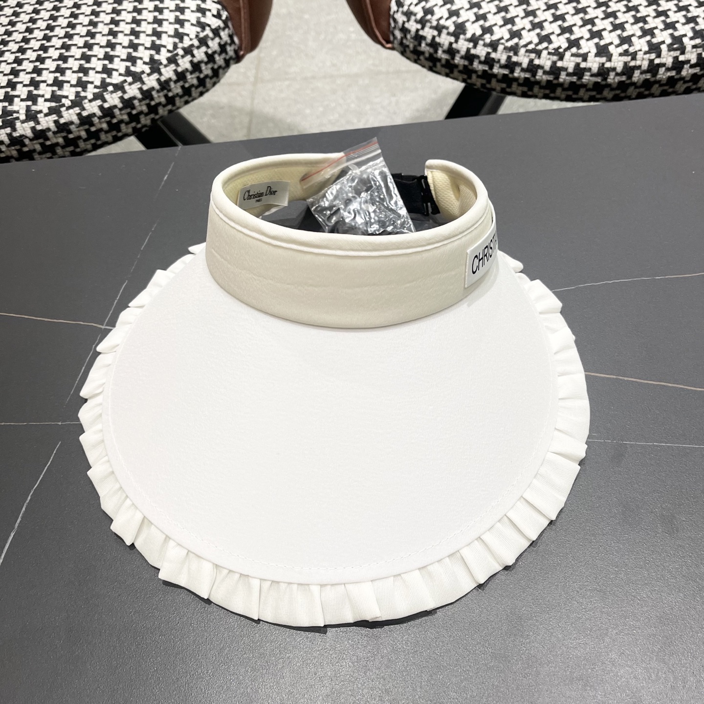  迪奥Dior防晒帽女2025新款夏季户外冰丝大檐透气发箍式防紫外线遮阳空顶帽