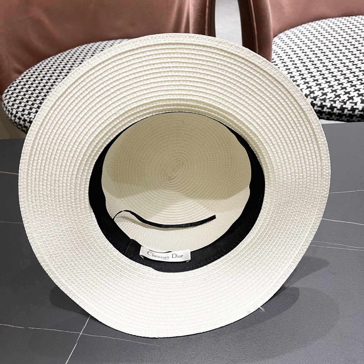  迪奥Dior 法式复古赫本风平顶礼帽春夏天出游草帽珍珠宽
檐防晒遮阳帽子女