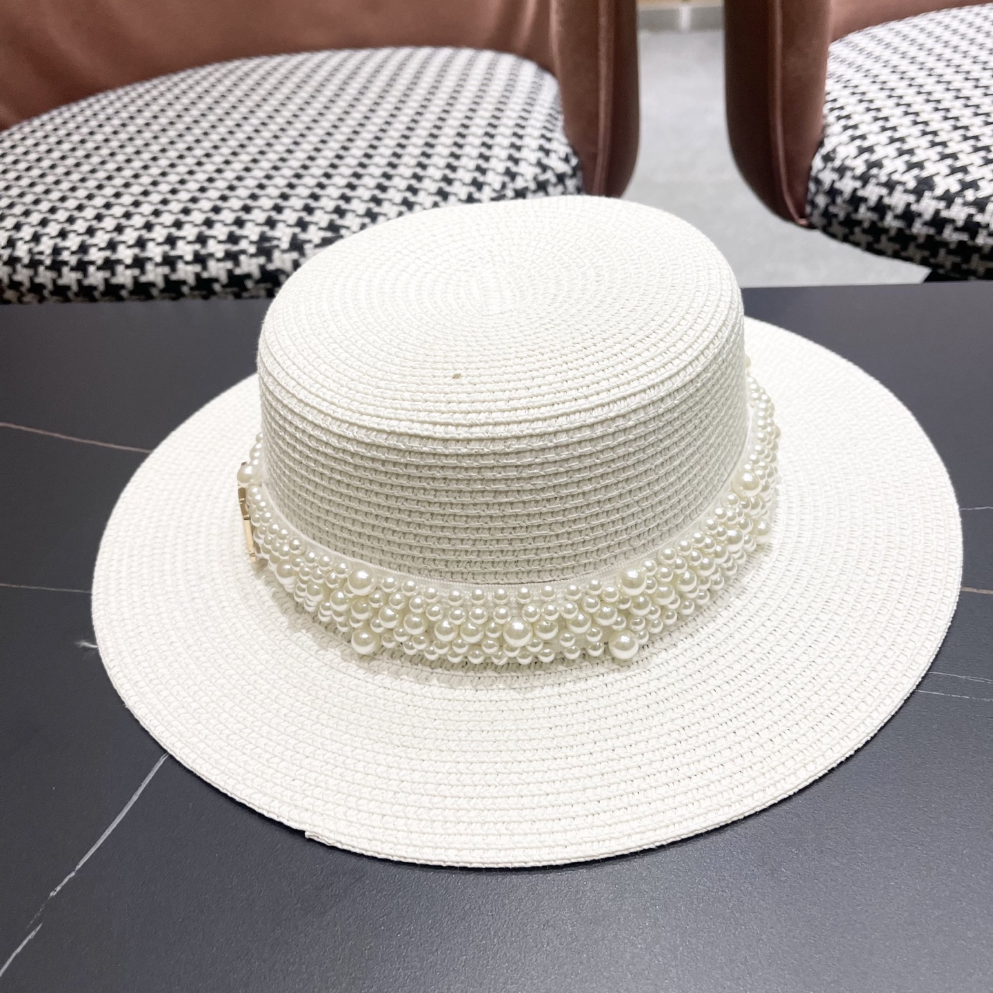  迪奥Dior 法式复古赫本风平顶礼帽春夏天出游草帽珍珠宽
檐防晒遮阳帽子女