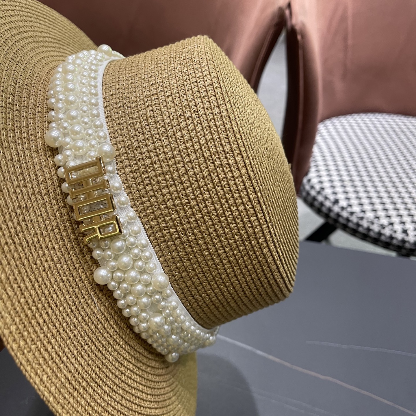  迪奥Dior 法式复古赫本风平顶礼帽春夏天出游草帽珍珠宽
檐防晒遮阳帽子女