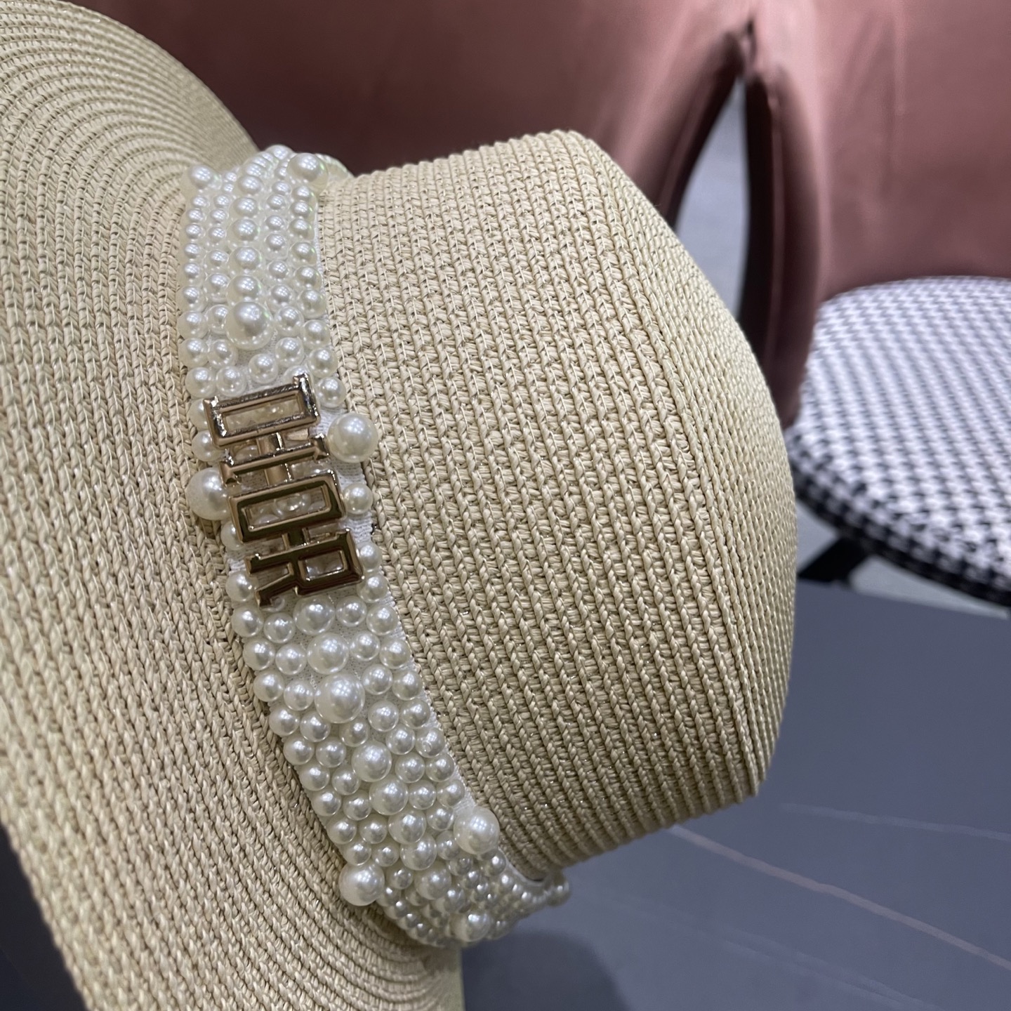  迪奥Dior 法式复古赫本风平顶礼帽春夏天出游草帽珍珠宽
檐防晒遮阳帽子女