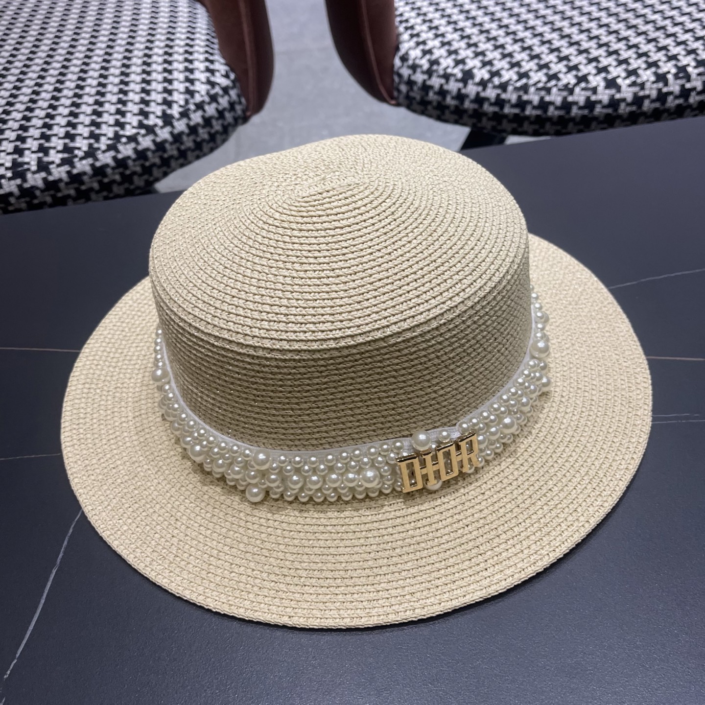  迪奥Dior 法式复古赫本风平顶礼帽春夏天出游草帽珍珠宽
檐防晒遮阳帽子女