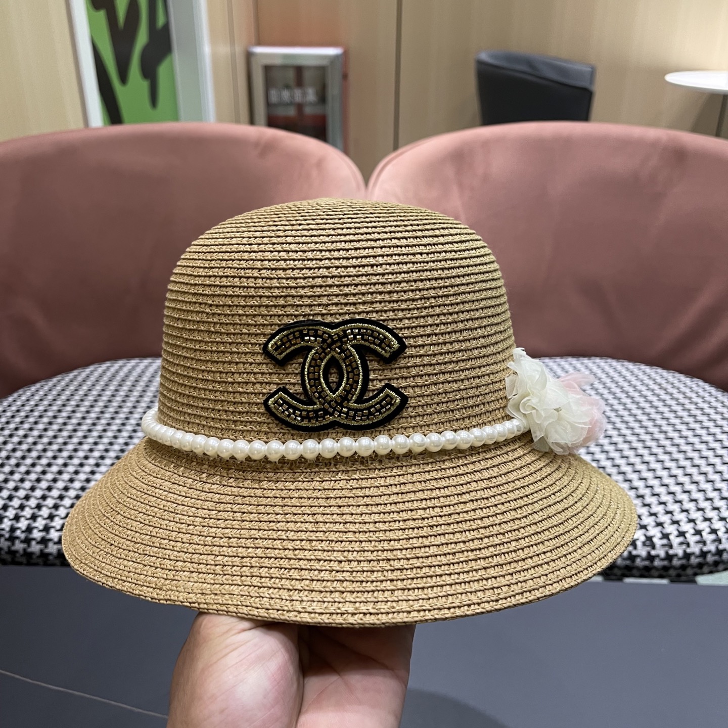  Dior迪奥 珍珠圈草帽女夏季花朵圆顶遮阳帽海边度假沙
滩防晒太阳帽渔夫帽子